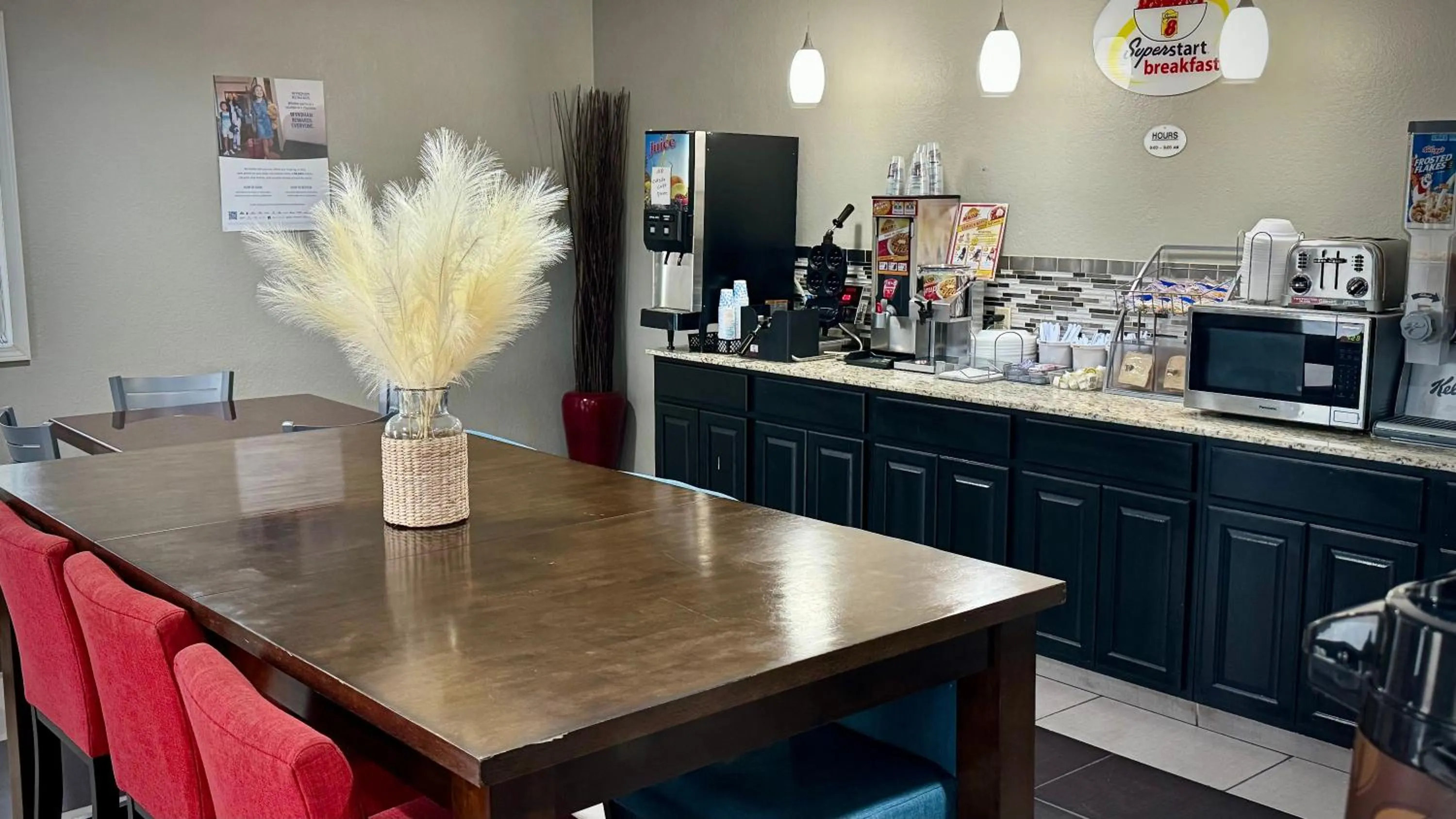 Coffee/tea facilities in Super 8 by Wyndham Henryetta