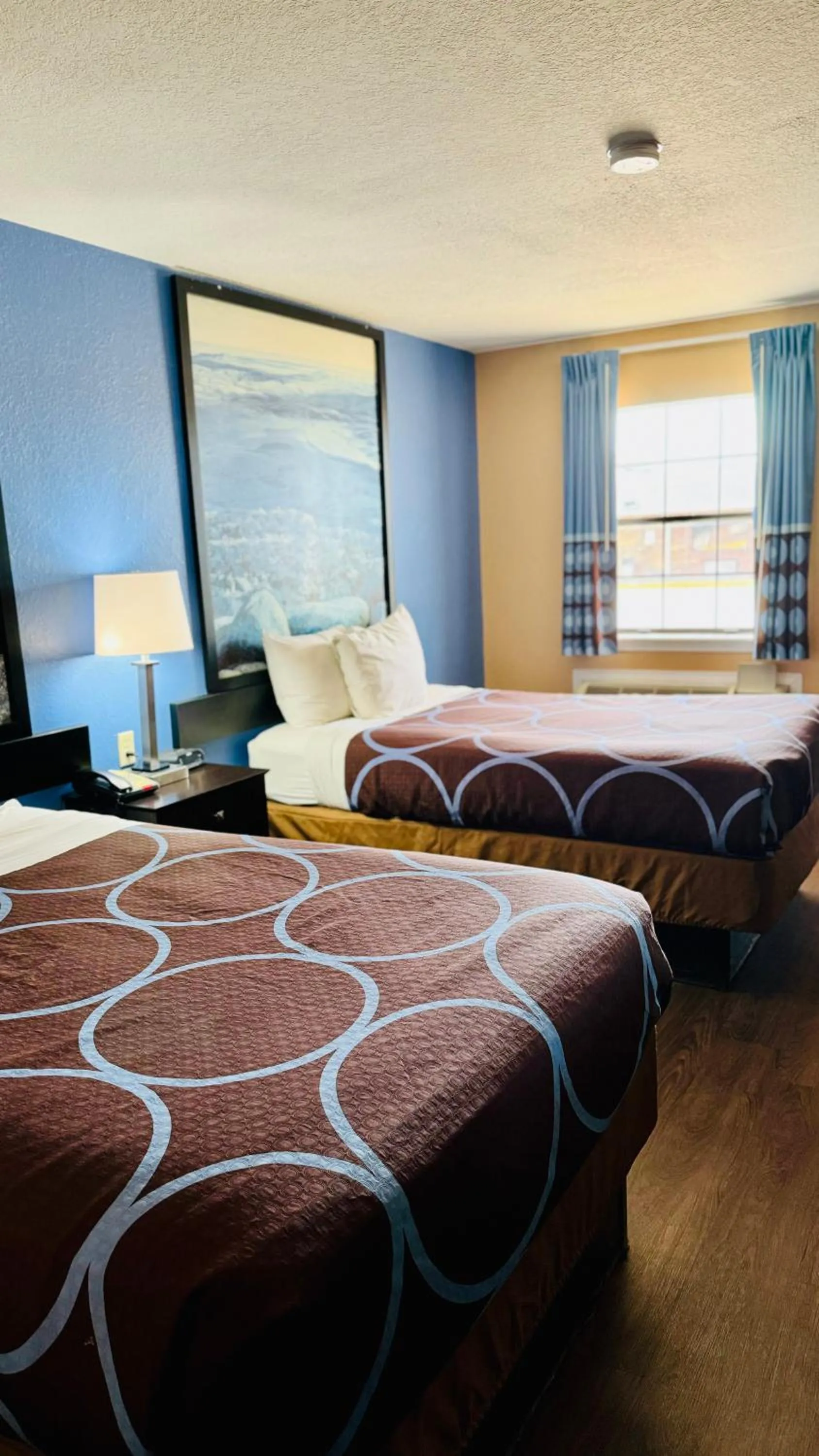 Bedroom, Bed in Super 8 by Wyndham Henryetta