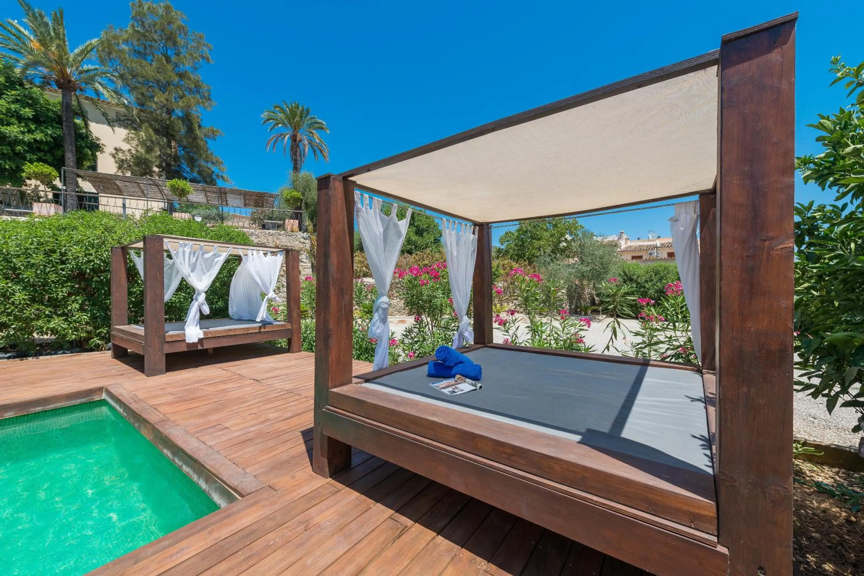 Swimming pool in Hotel Turixant