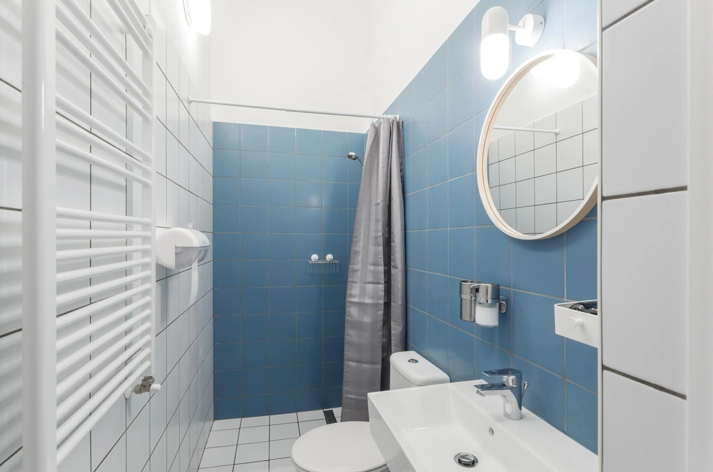 Shower in Avenue Hostel