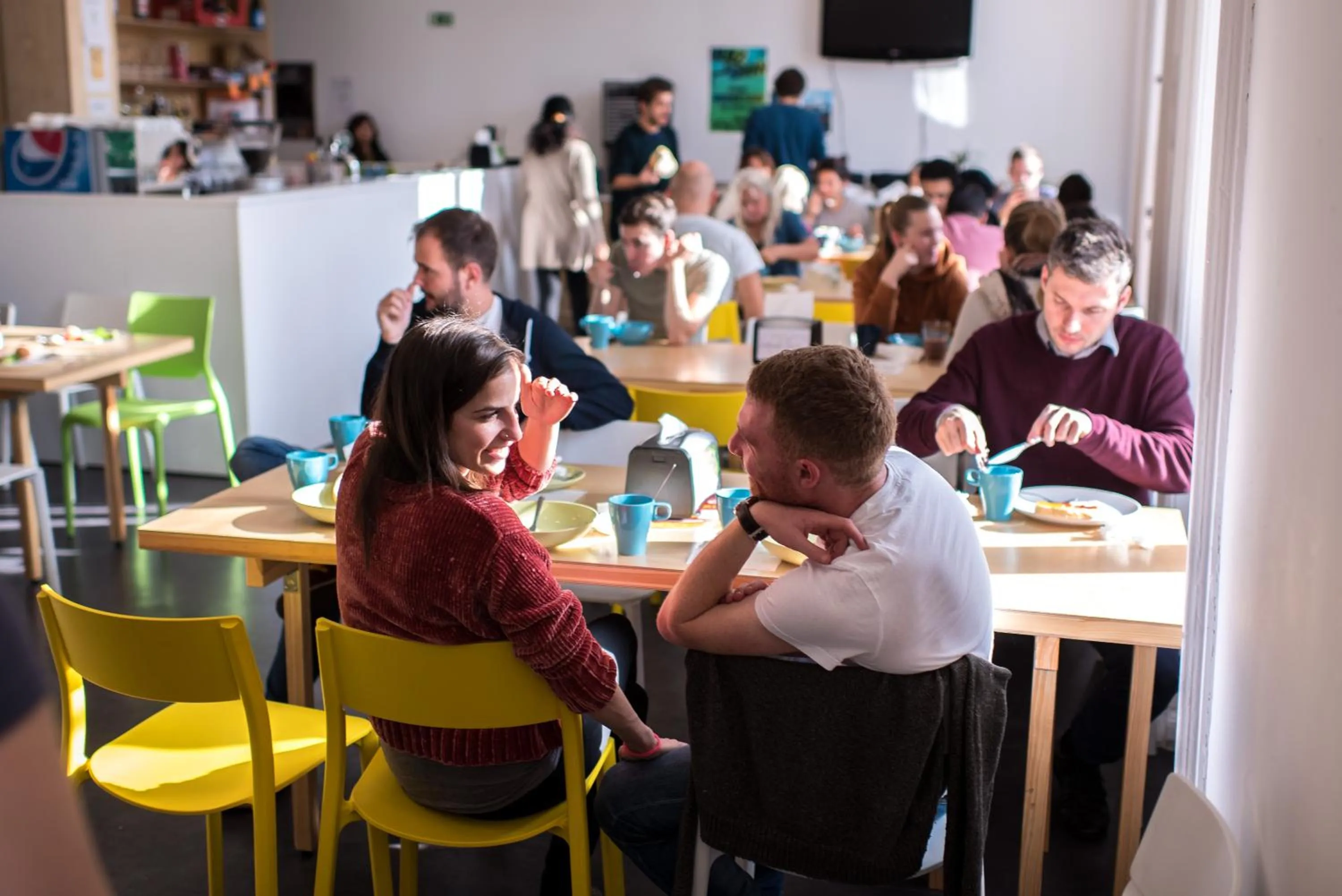 Restaurant/places to eat in Avenue Hostel