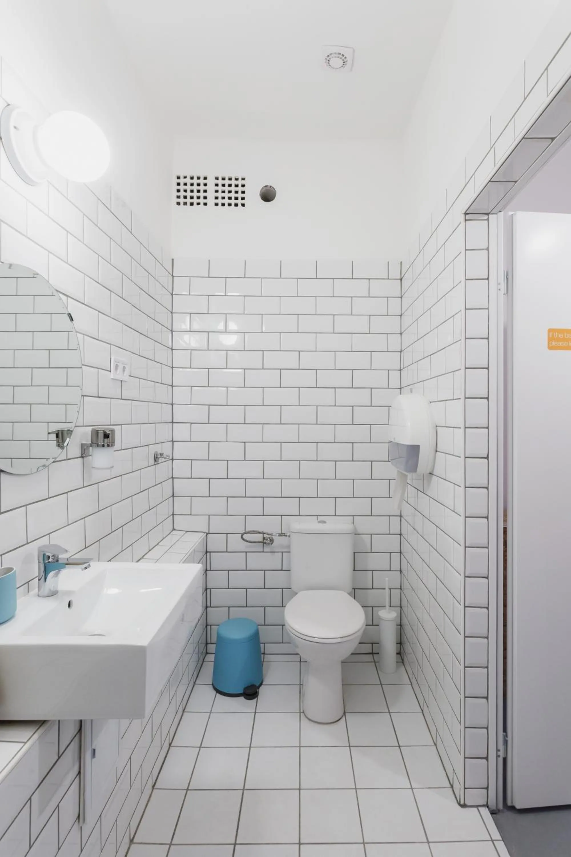 Toilet in Avenue Hostel