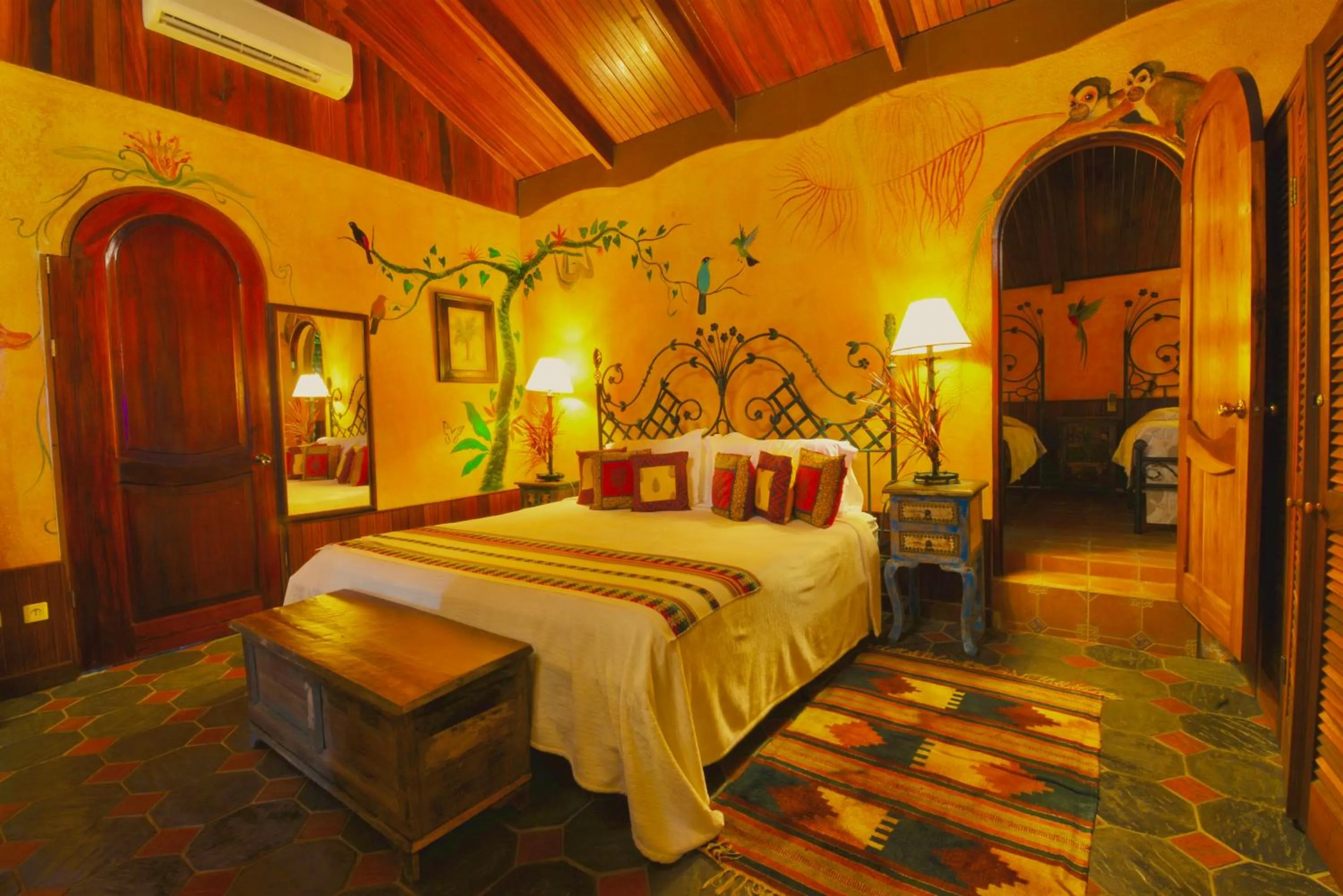 Bed in Hotel La Mansion Inn Arenal