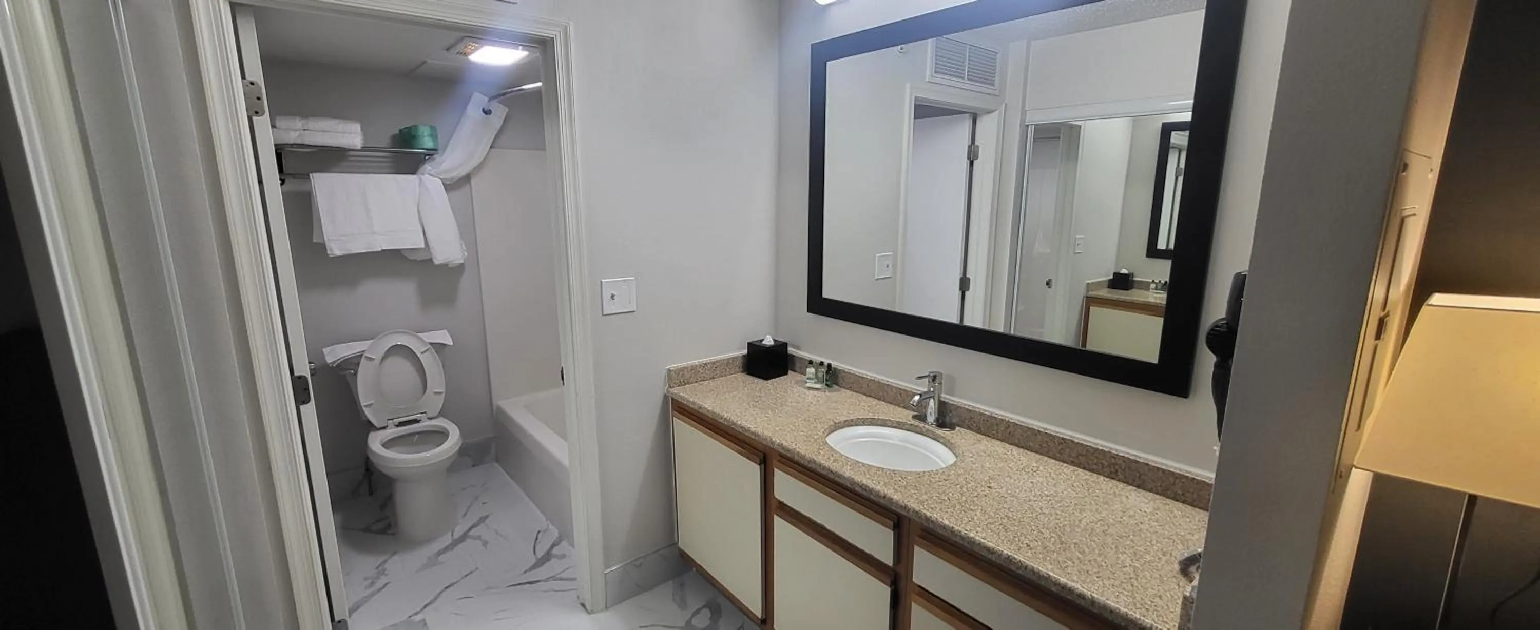 Philadelphia Suites at Airport - An Extended Stay Hotel