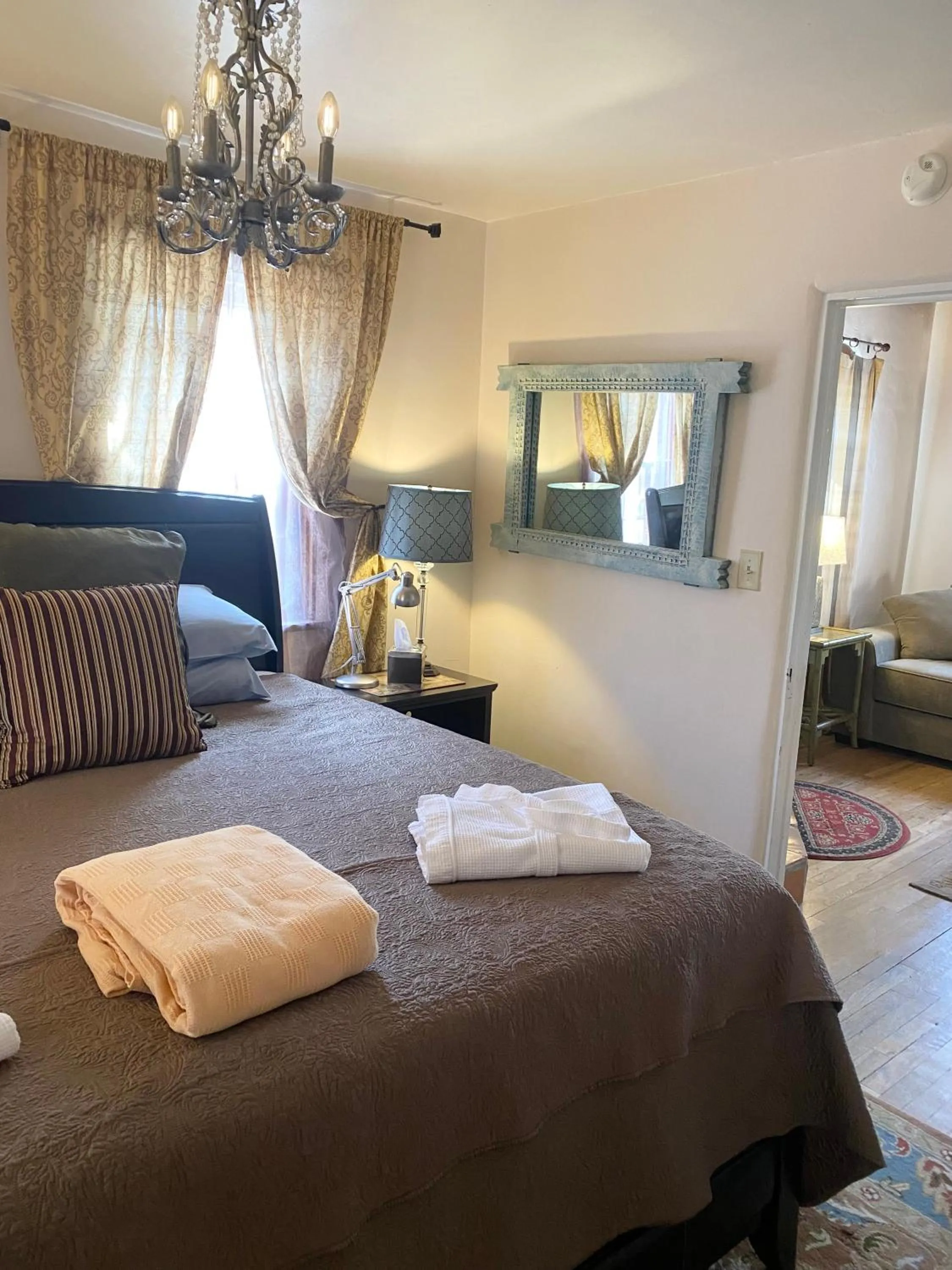 Bedroom, Bed in Casa de Tres Lunas/House of Three Moons