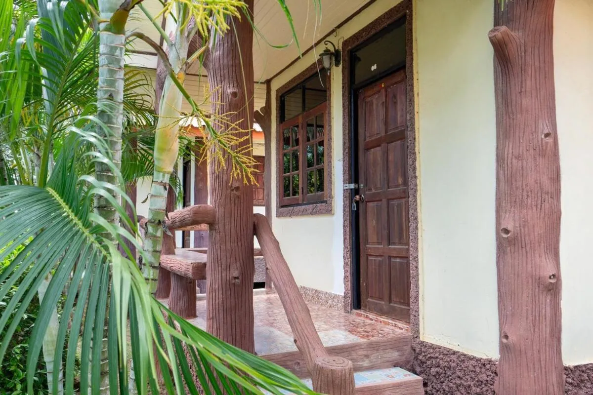 Lanta School Beach Resort