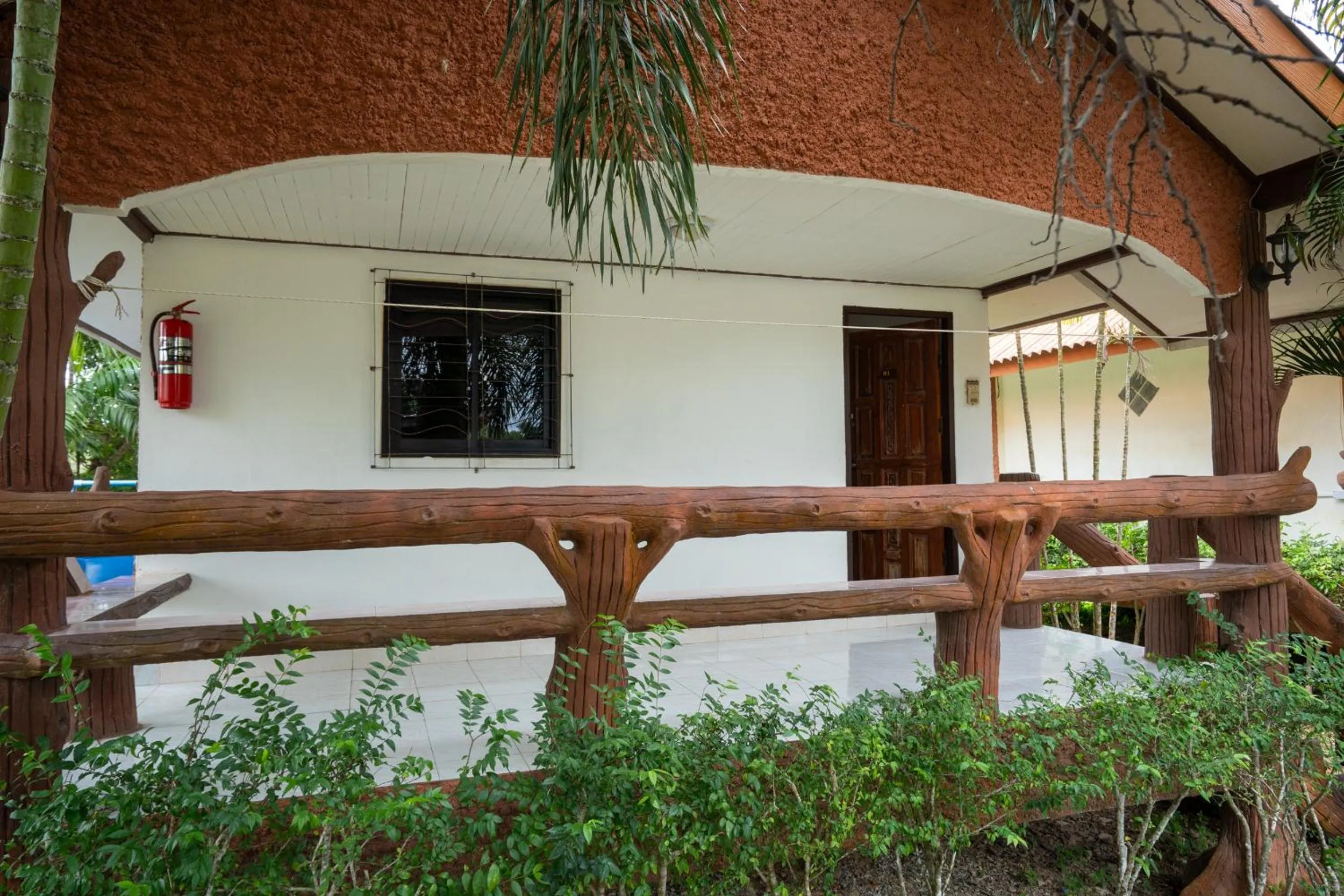 Balcony/Terrace in Lanta School Beach Resort
