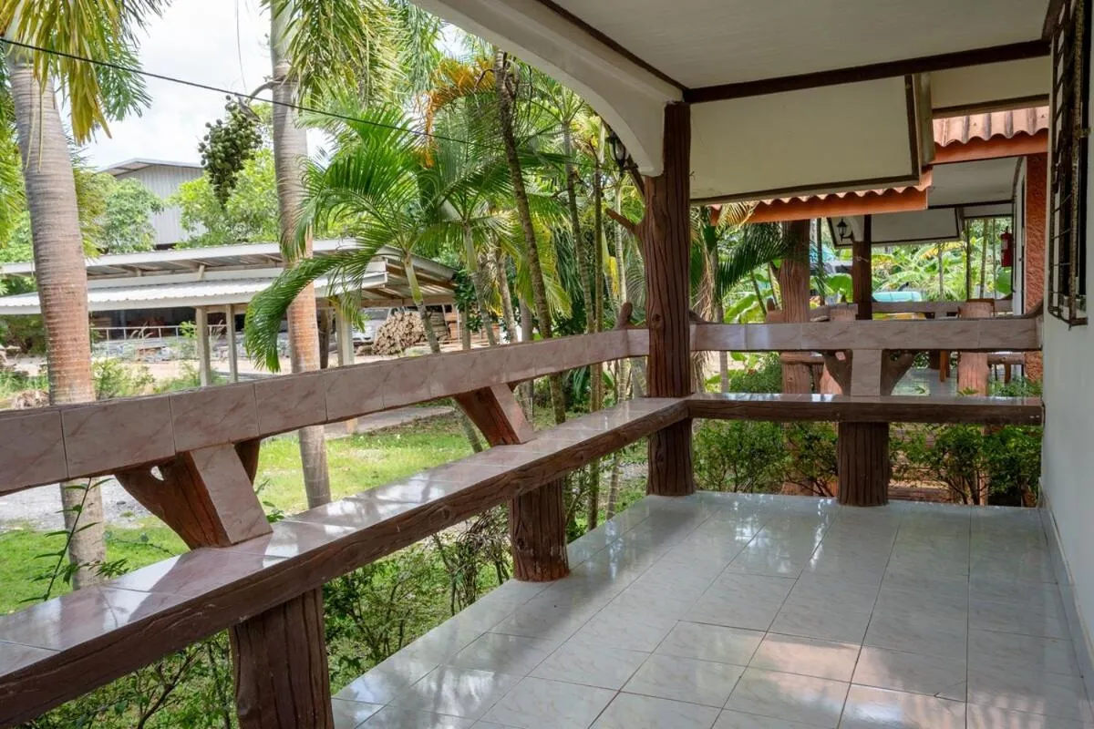 Lanta School Beach Resort