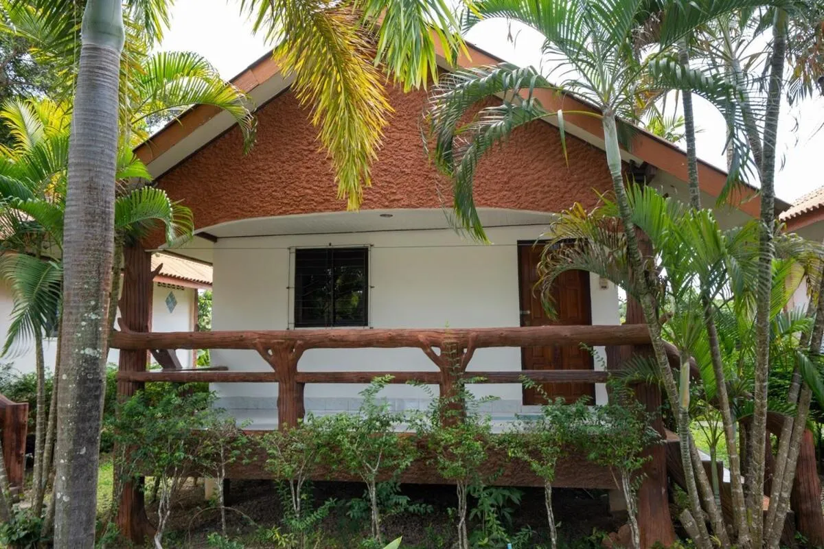 Lanta School Beach Resort