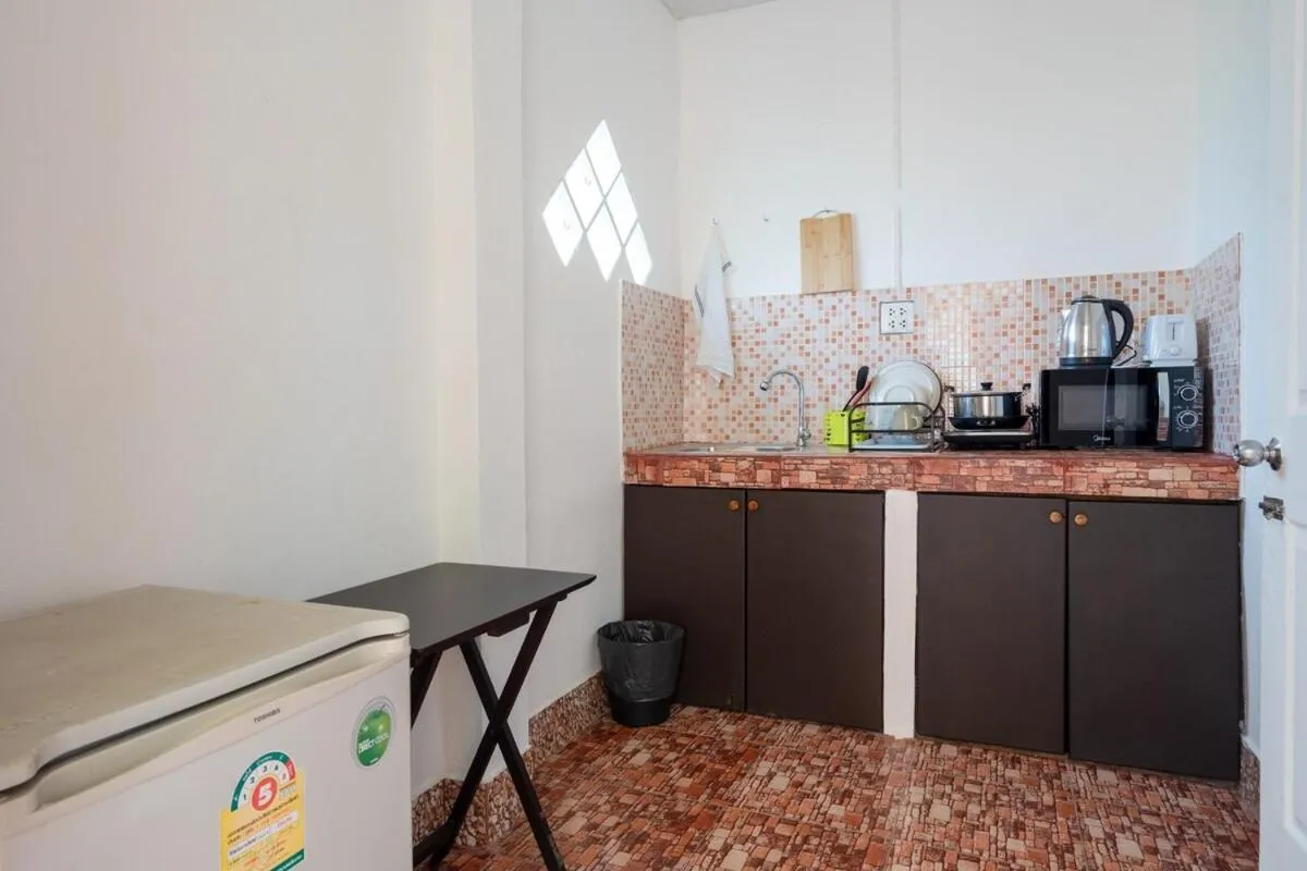 Lanta School Beach Resort