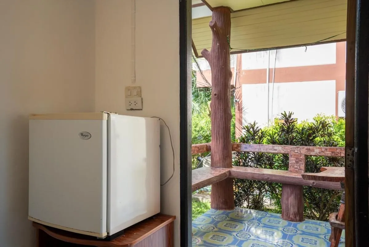 Lanta School Beach Resort