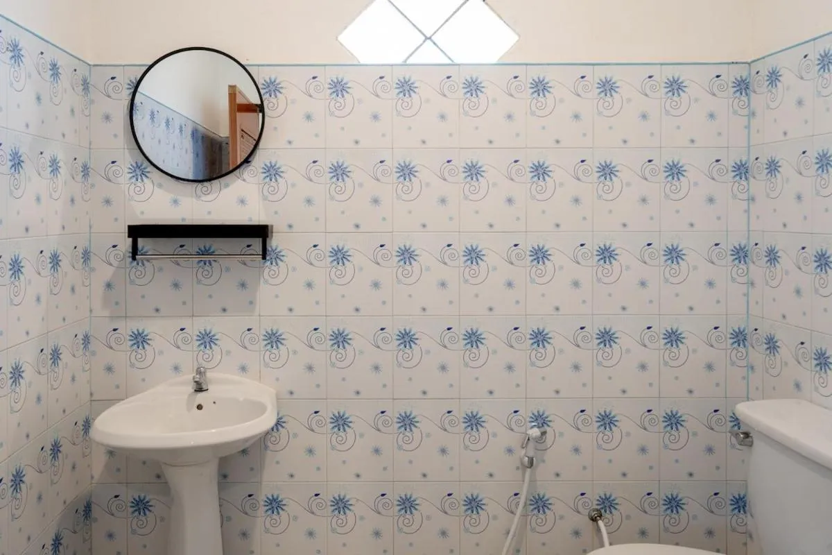 Lanta School Beach Resort