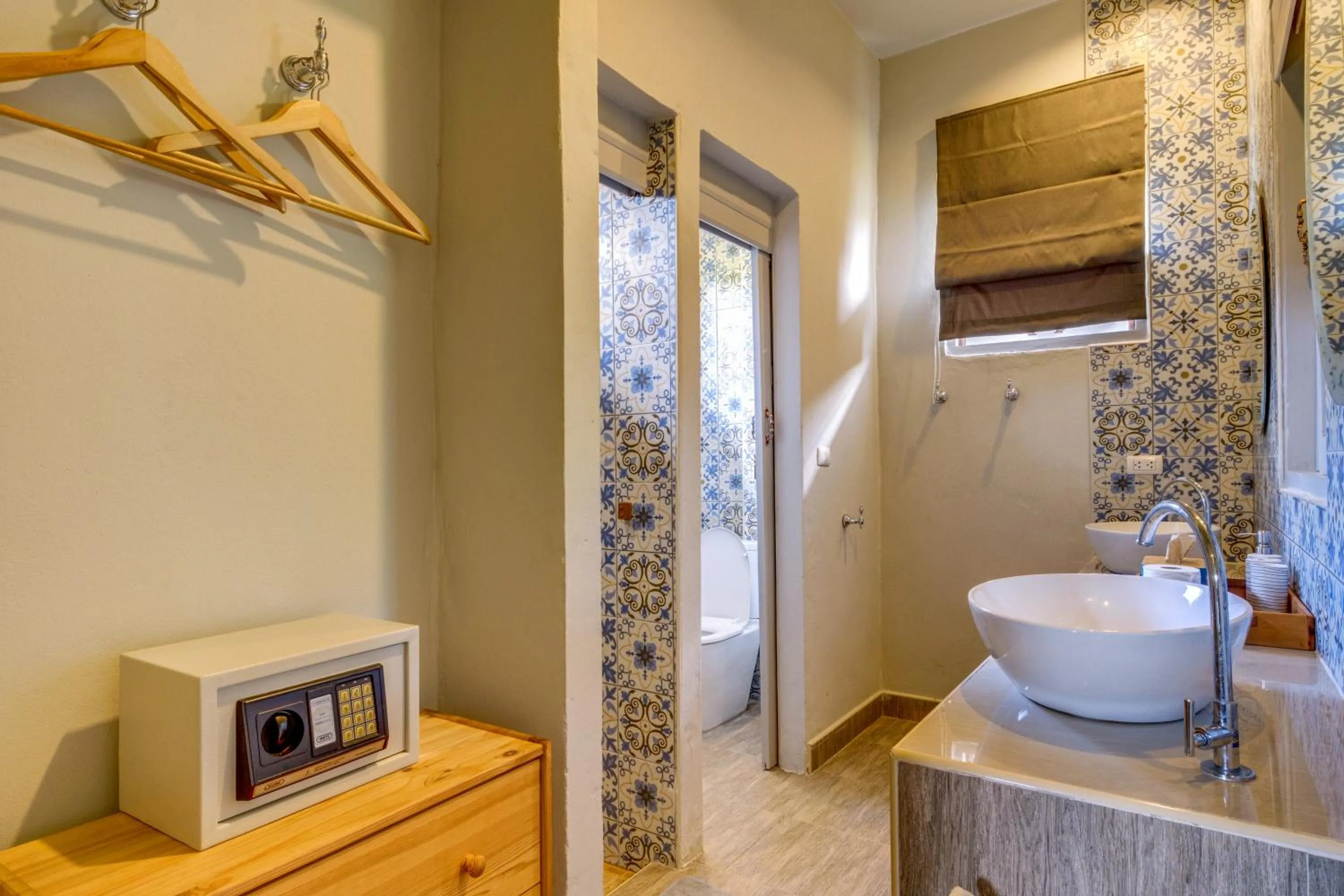 Artisan koh yao yai handcraft beachfront villas.