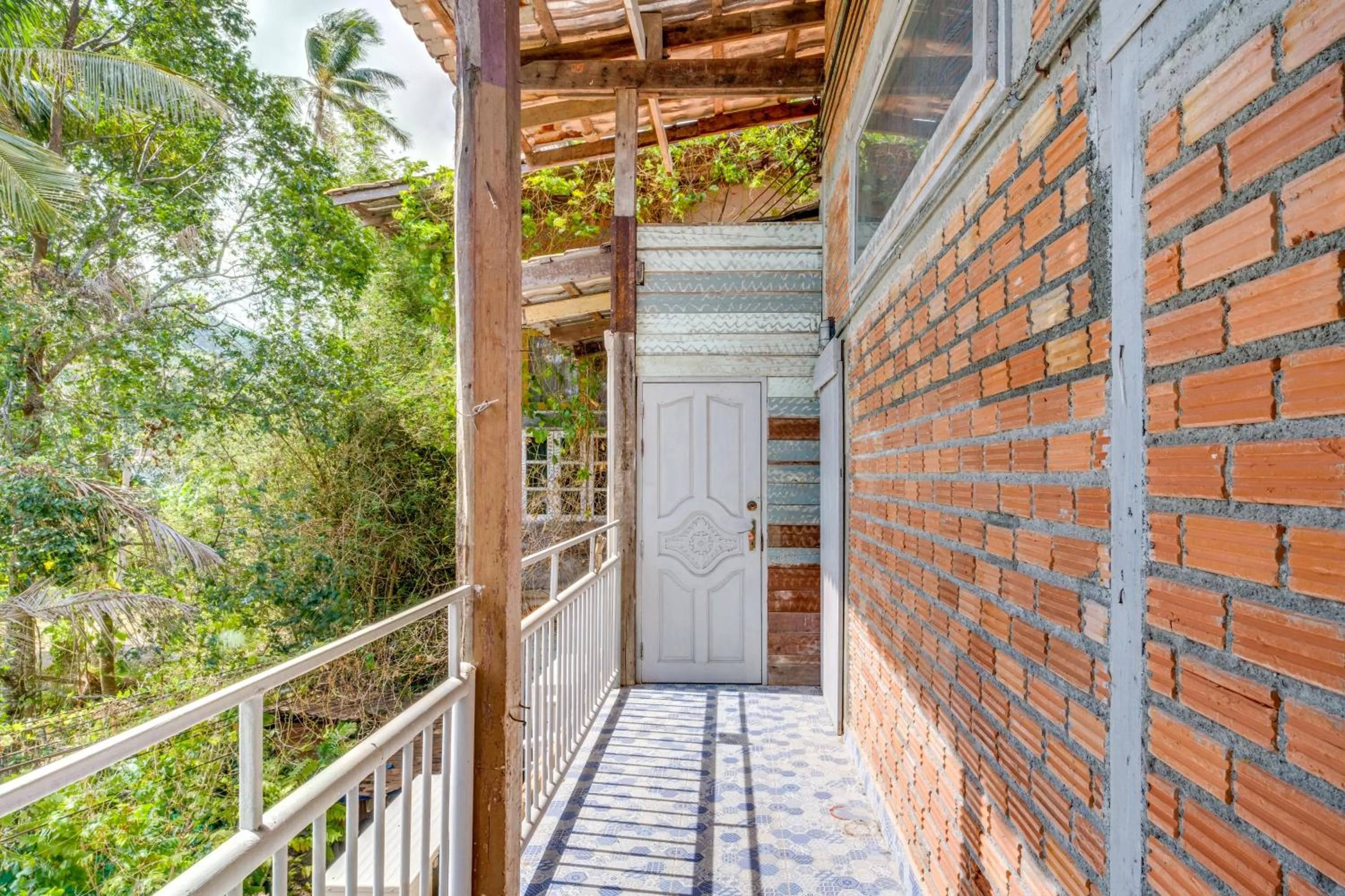 Artisan koh yao yai handcraft beachfront villas.