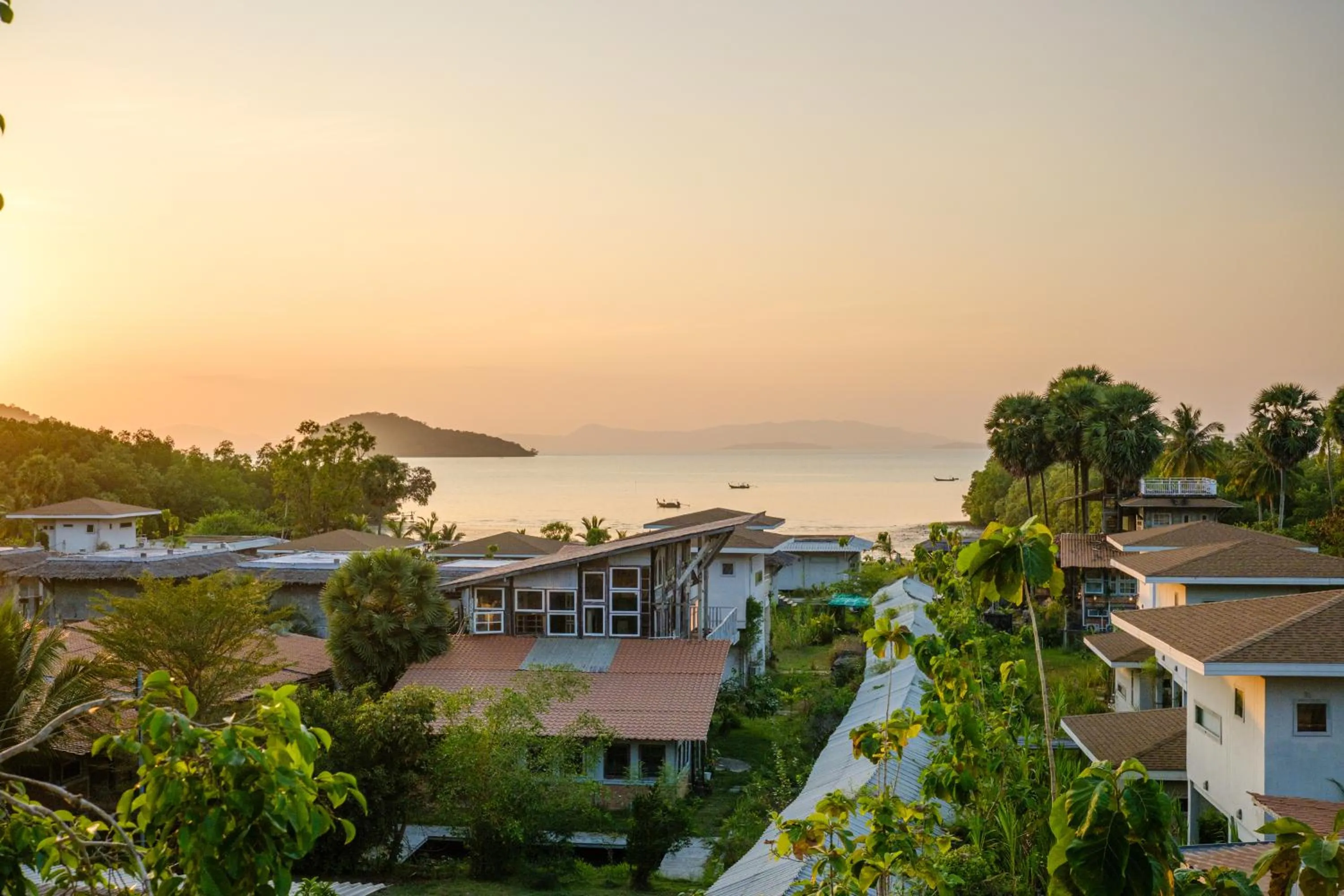 Artisan koh yao yai handcraft beachfront villas.