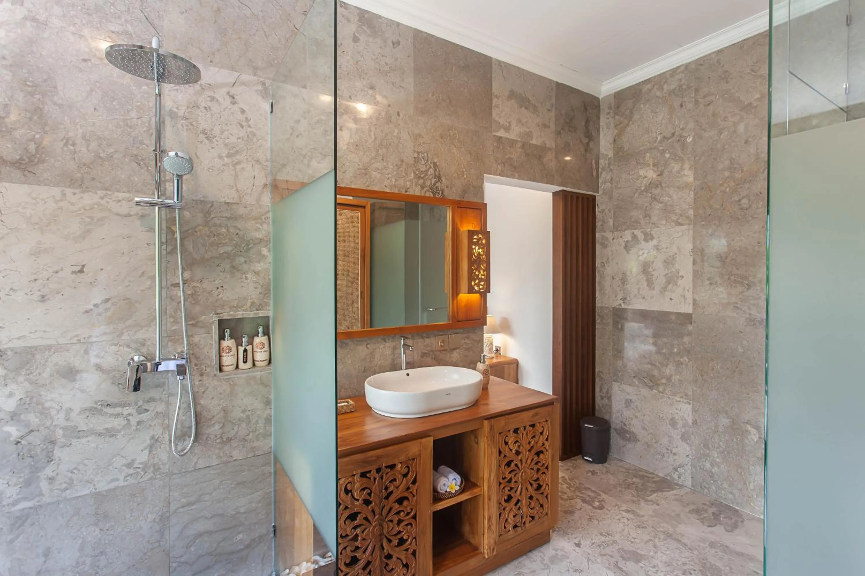 Shower in Arvanya Villa Ubud