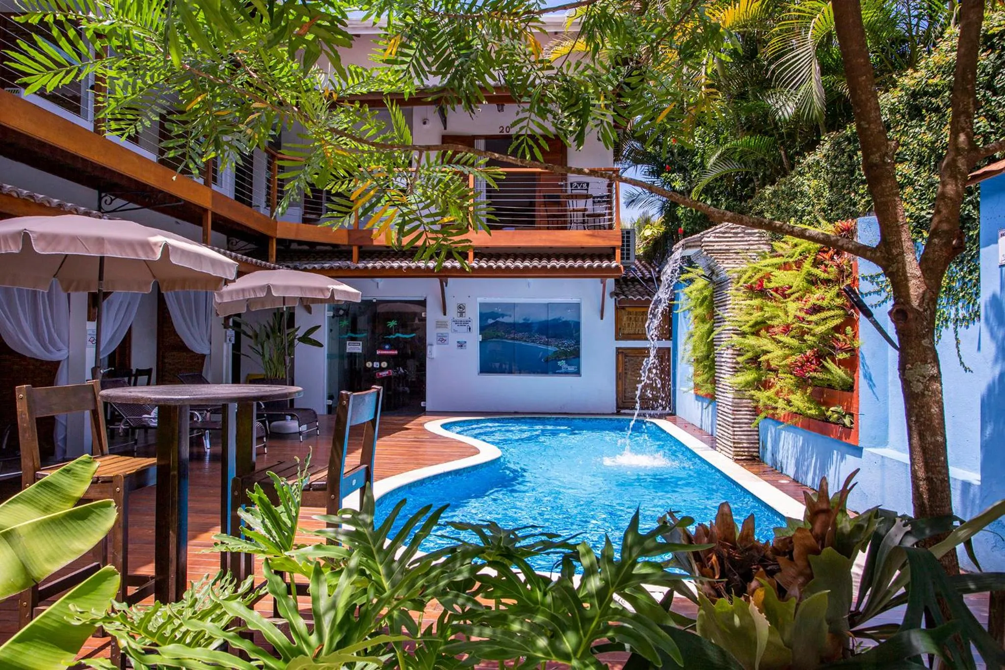 Swimming pool in Pousada Vila Barequeçaba