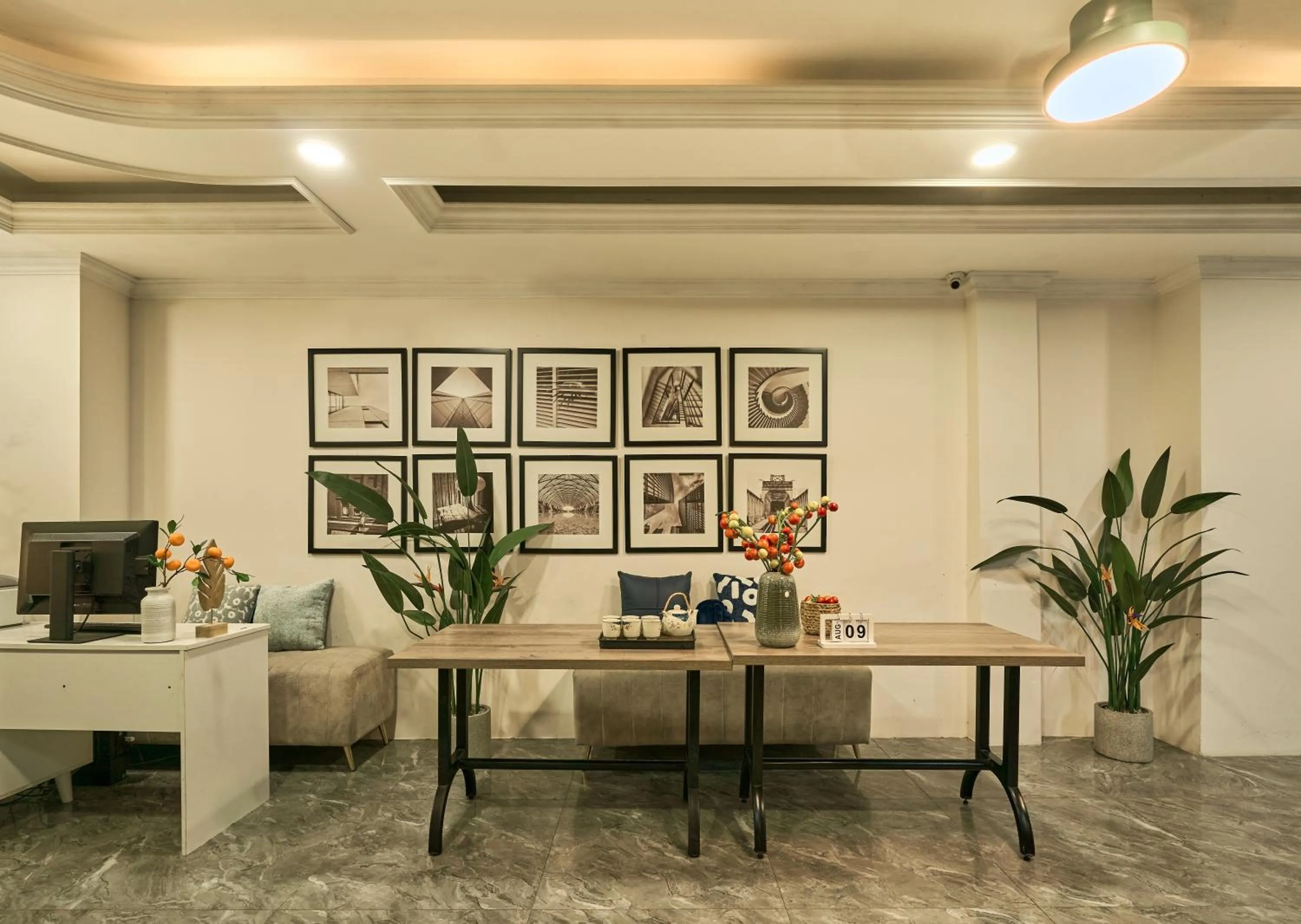 TV and multimedia in The Passion Hotel Airport - 5 minutes to Tan Son Nhat