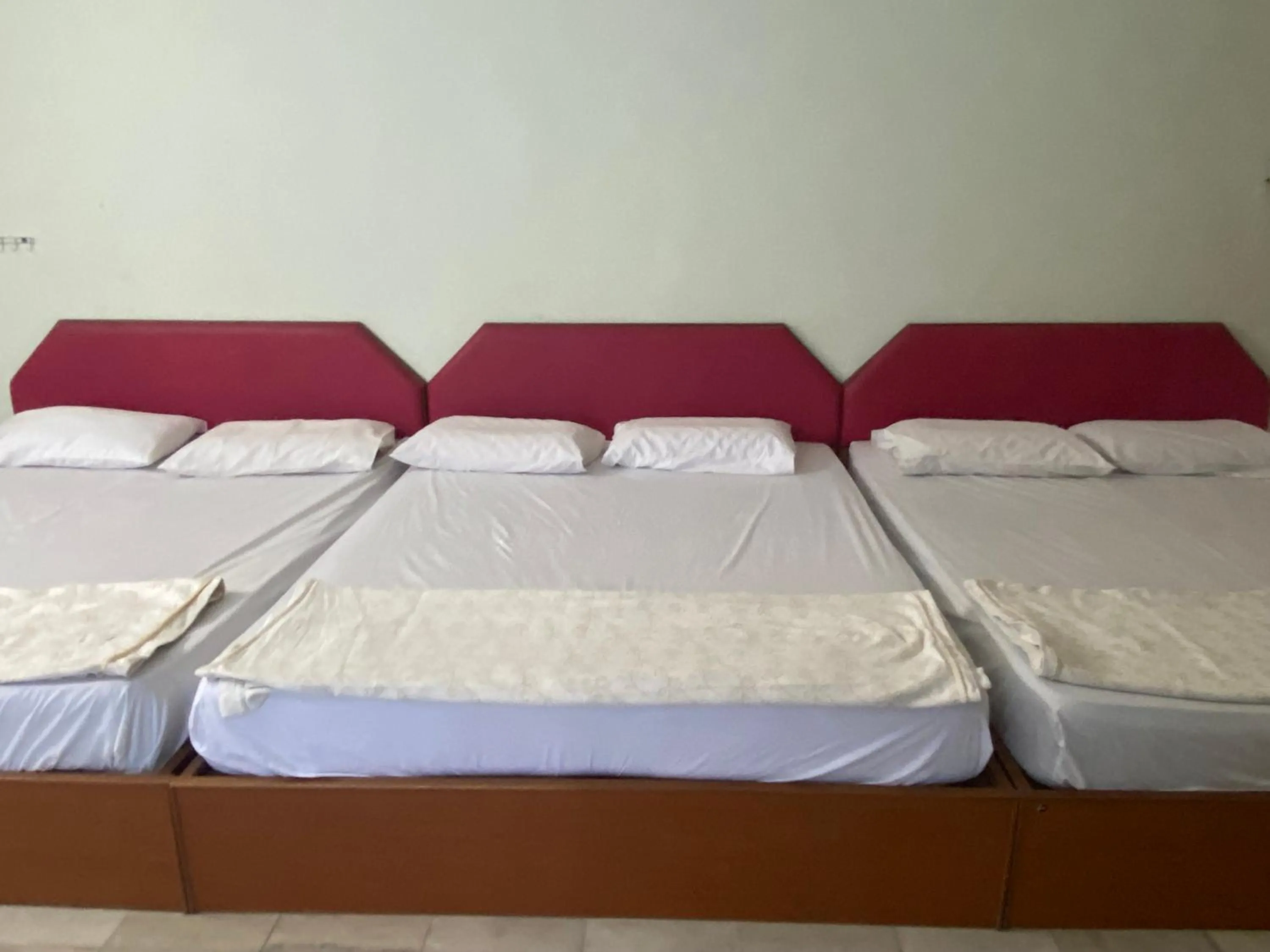 Family Room with Private Bathroom in OYO 90885 Bera Pentagon Inn