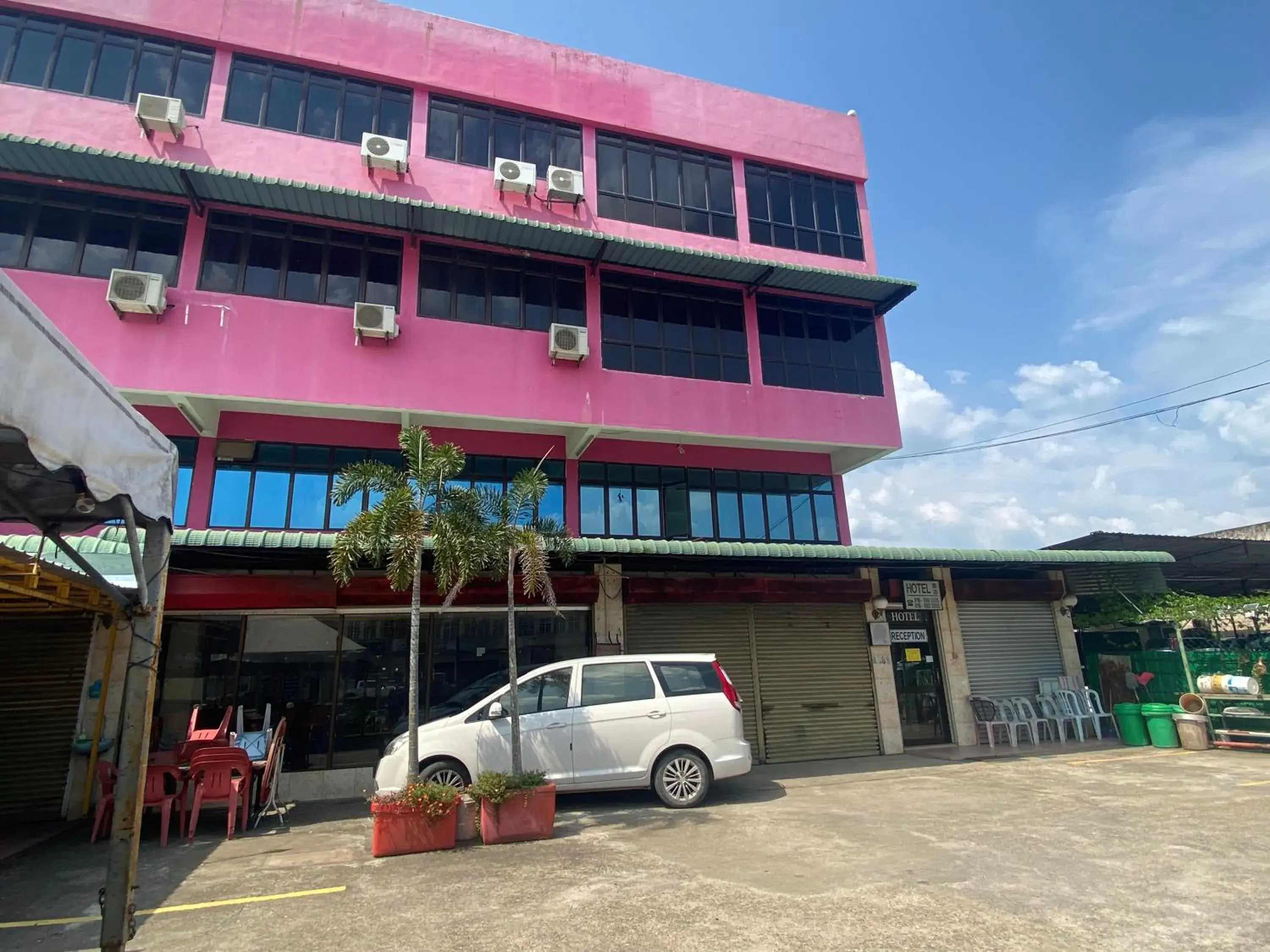 OYO 90885 Bera Pentagon Inn OYO 90885 Bera Pentagon Inn