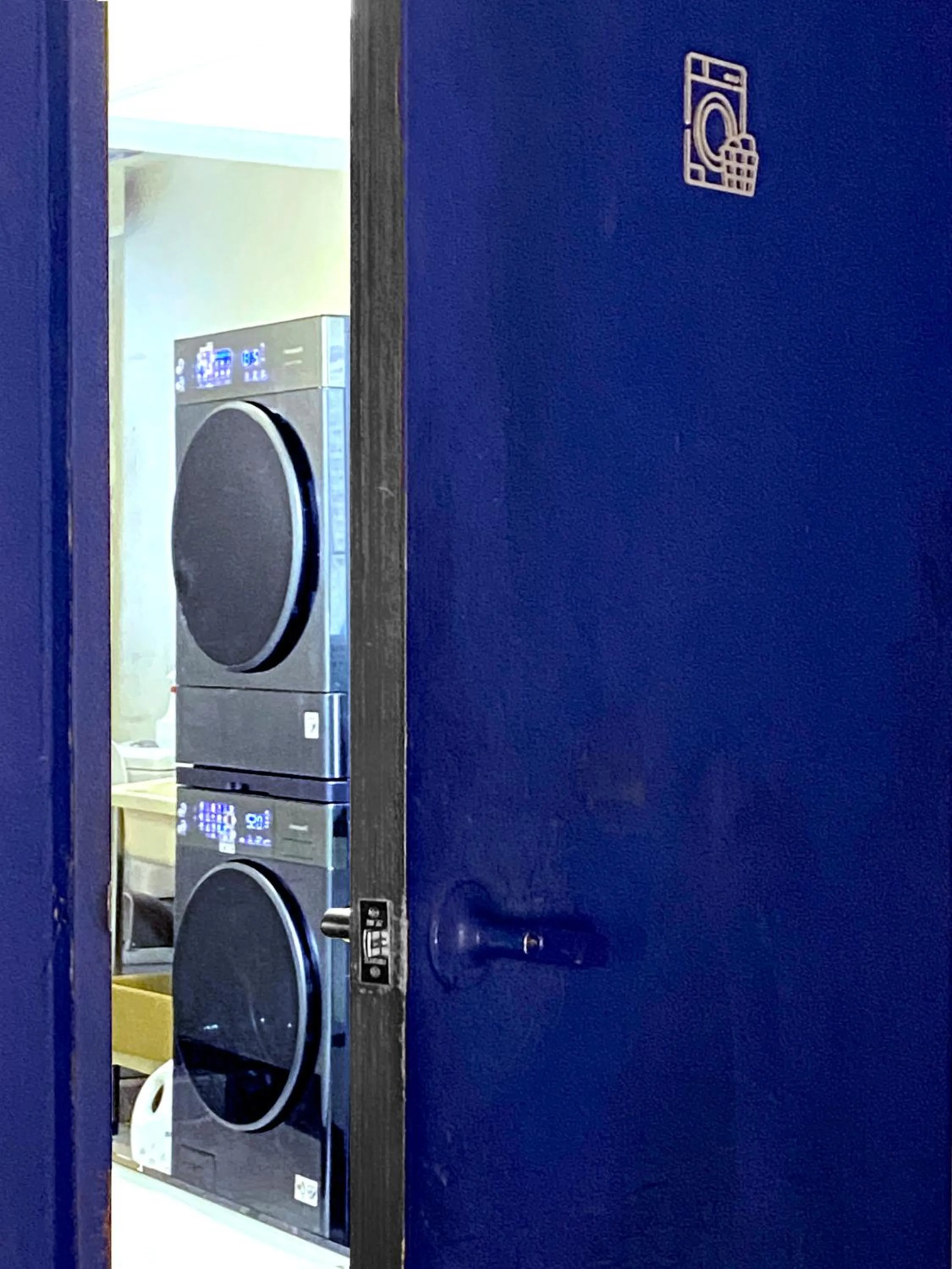 washing machine in The Blue by Just Inn