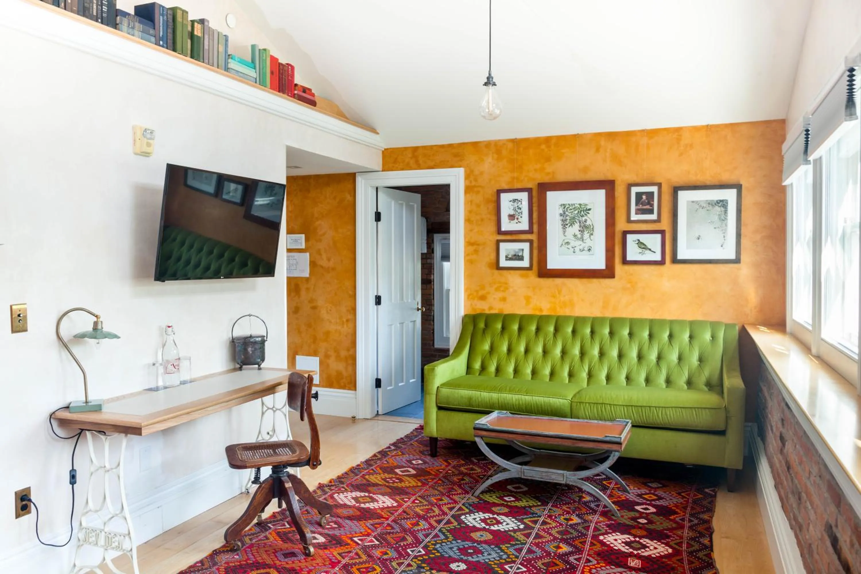 TV and multimedia in Argos Inn - Ithaca's Boutique Hotel