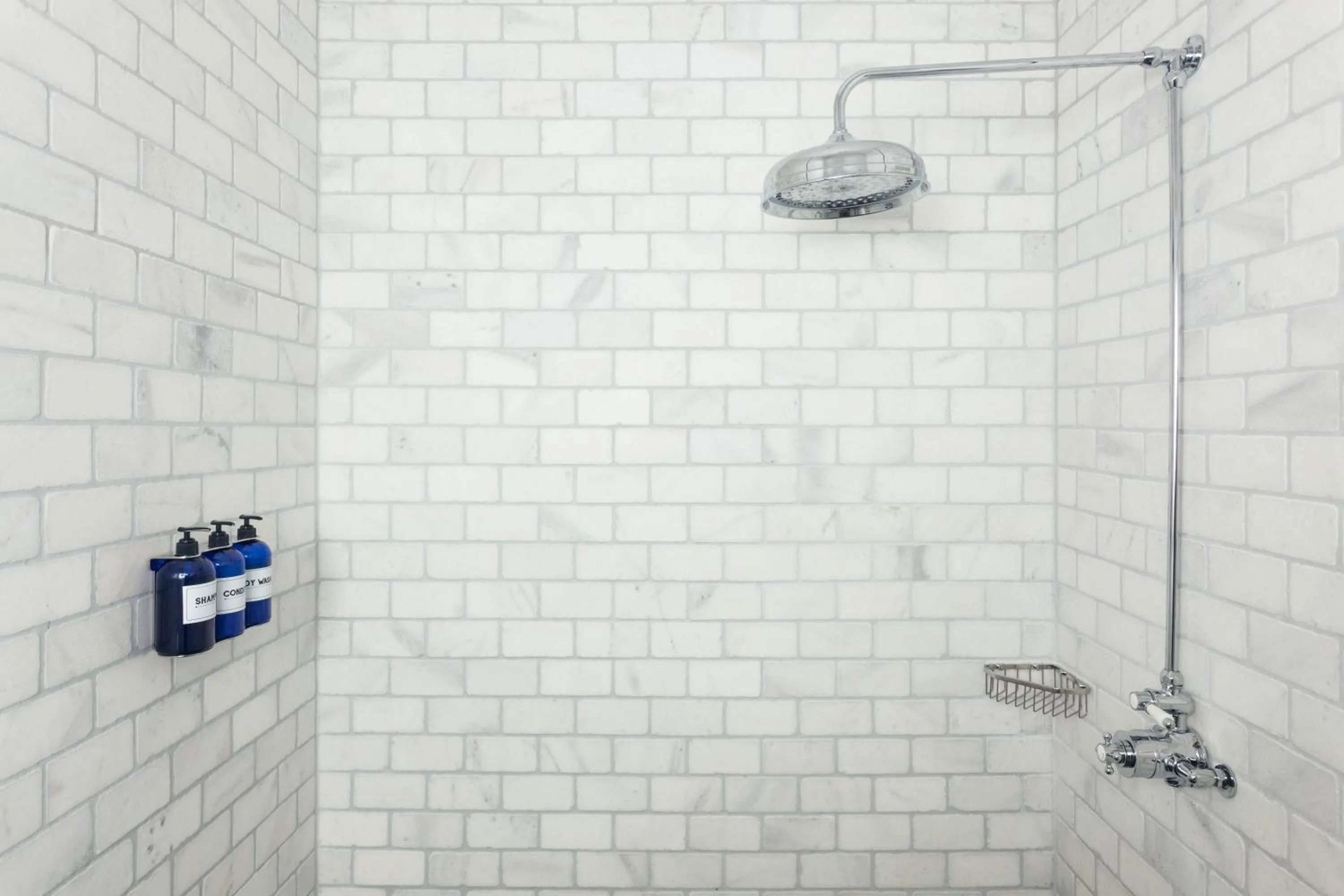 Shower in Argos Inn - Ithaca's Boutique Hotel