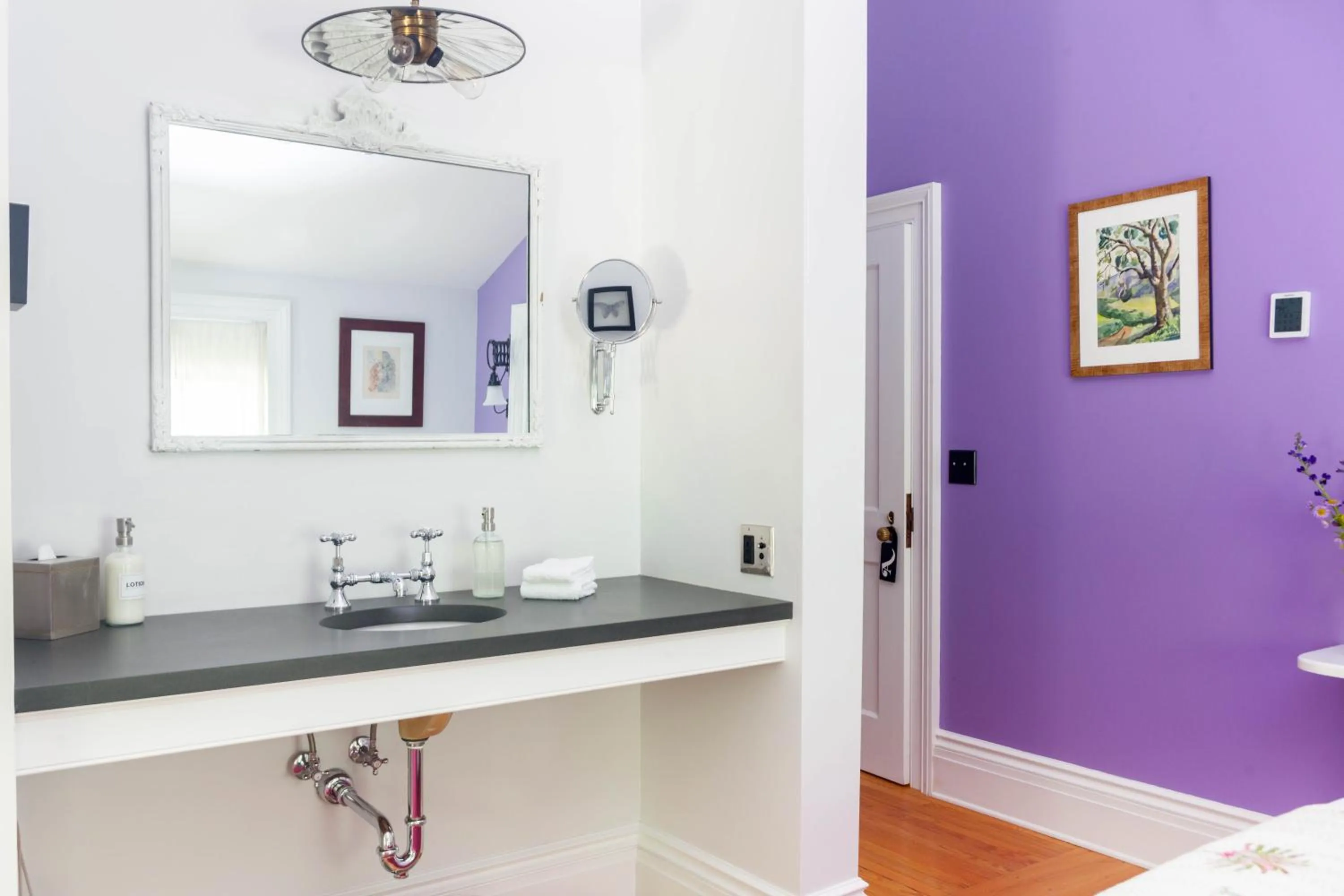 Bathroom in Argos Inn - Ithaca's Boutique Hotel