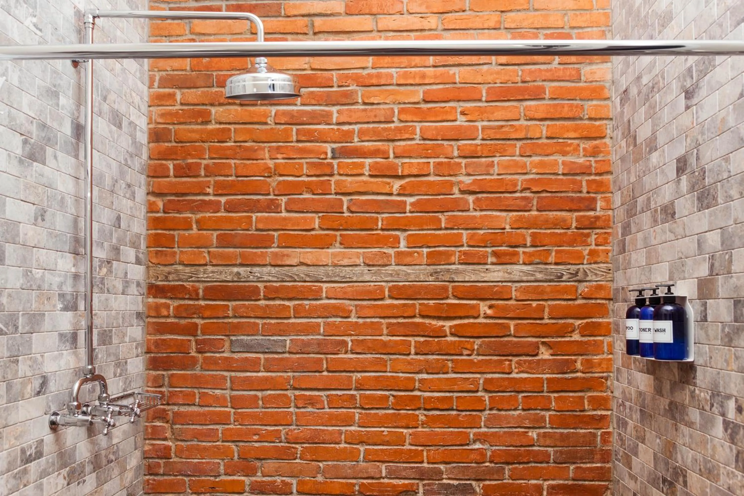 Shower in Argos Inn - Ithaca's Boutique Hotel