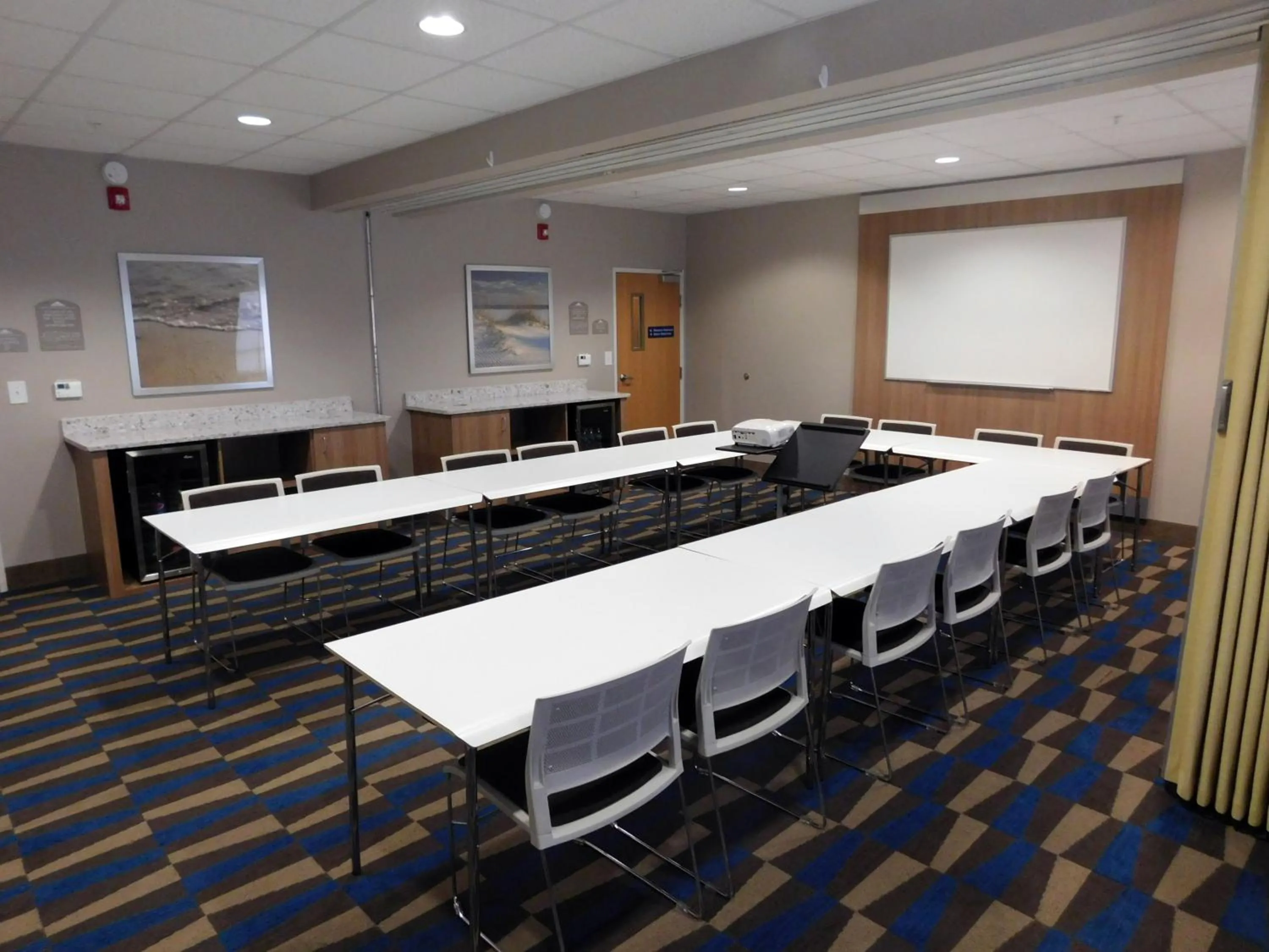Meeting/conference room in Microtel Inn & Suites by Wyndham Port Charlotte Punta Gorda