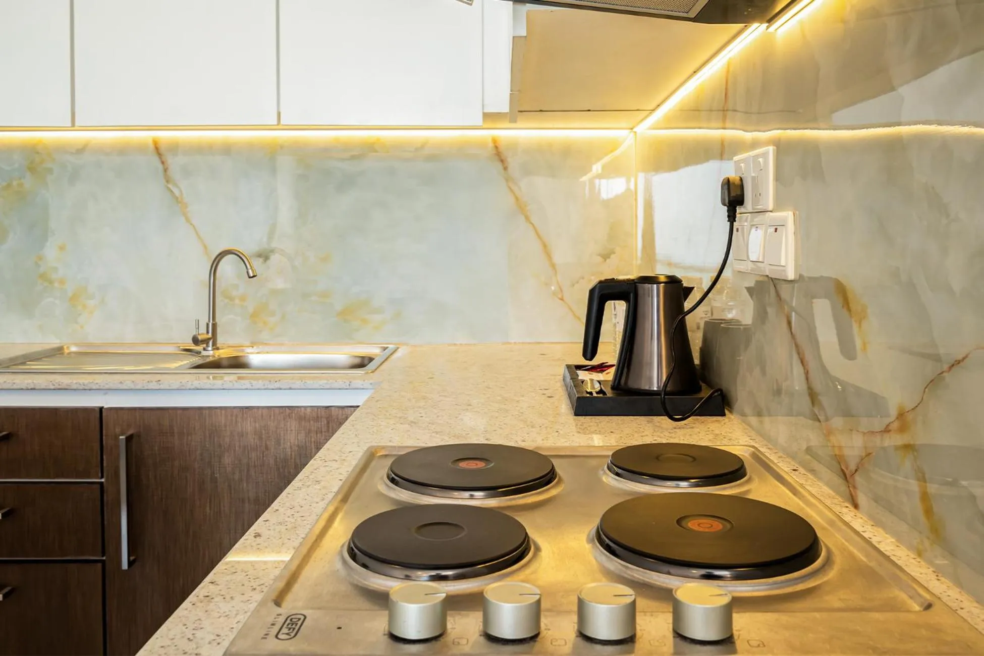 Coffee/tea facilities in Corundum Breeze Negombo