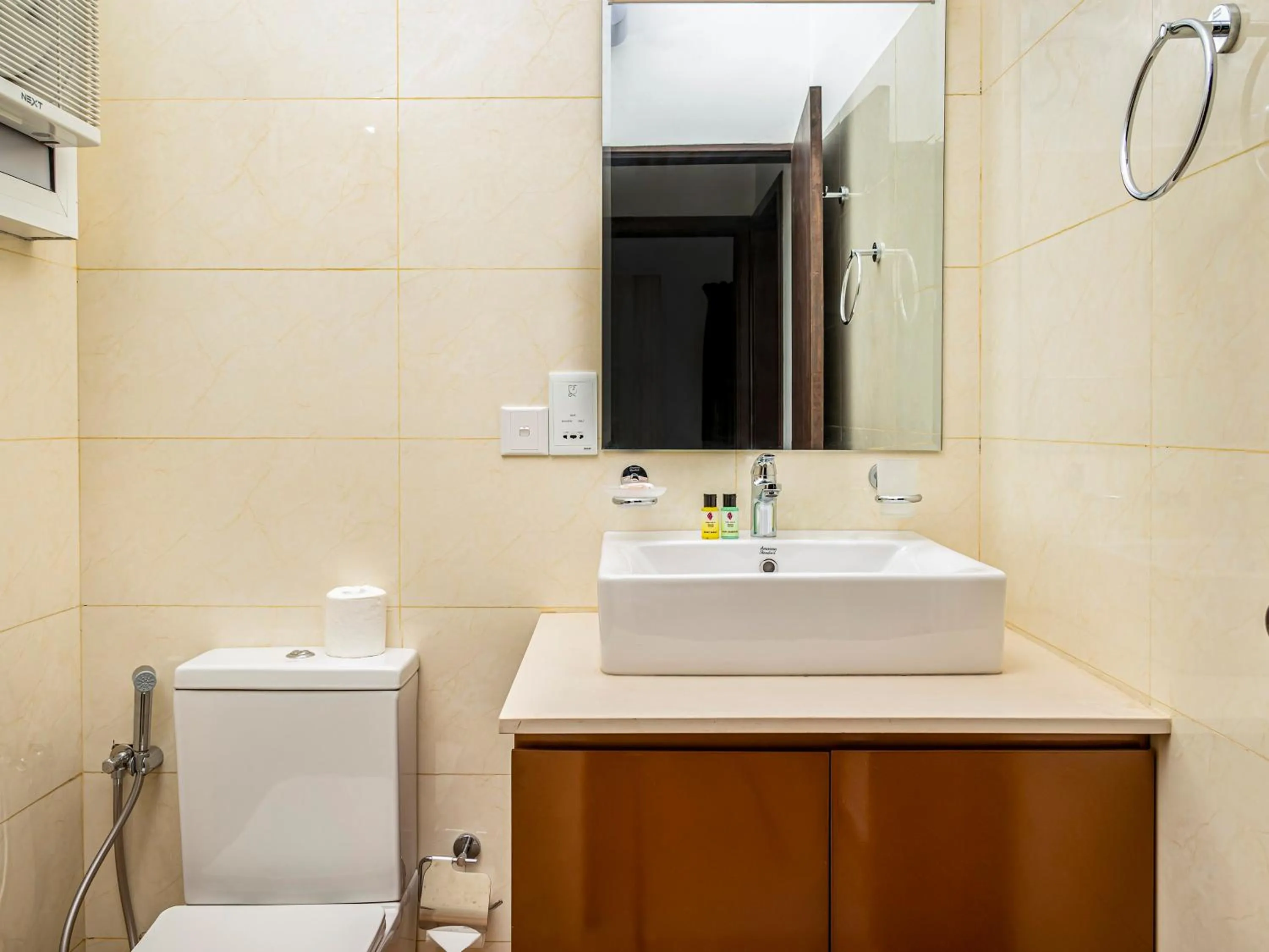 Toilet in Corundum Breeze Negombo