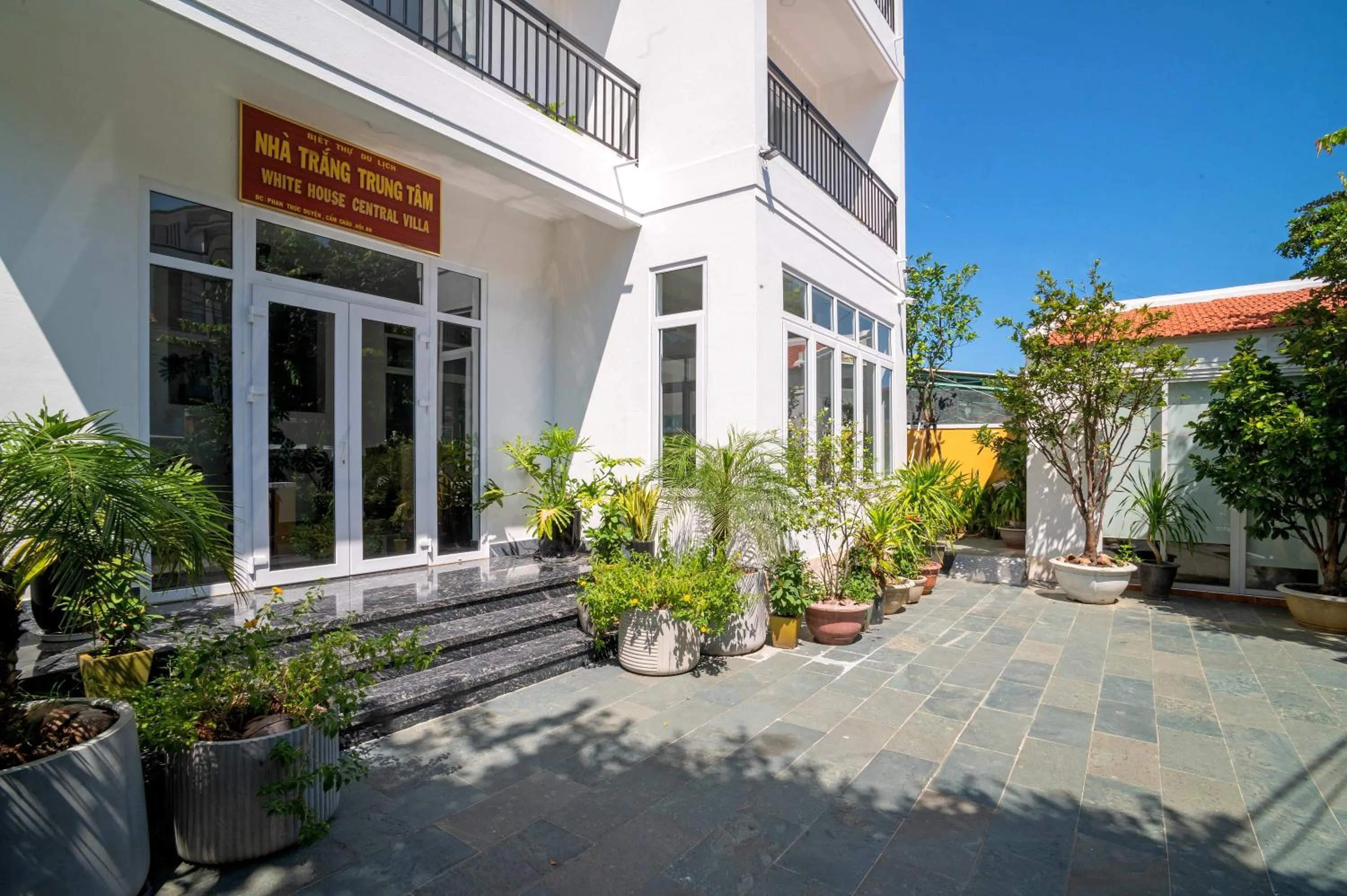 Property building in White House Central Villa