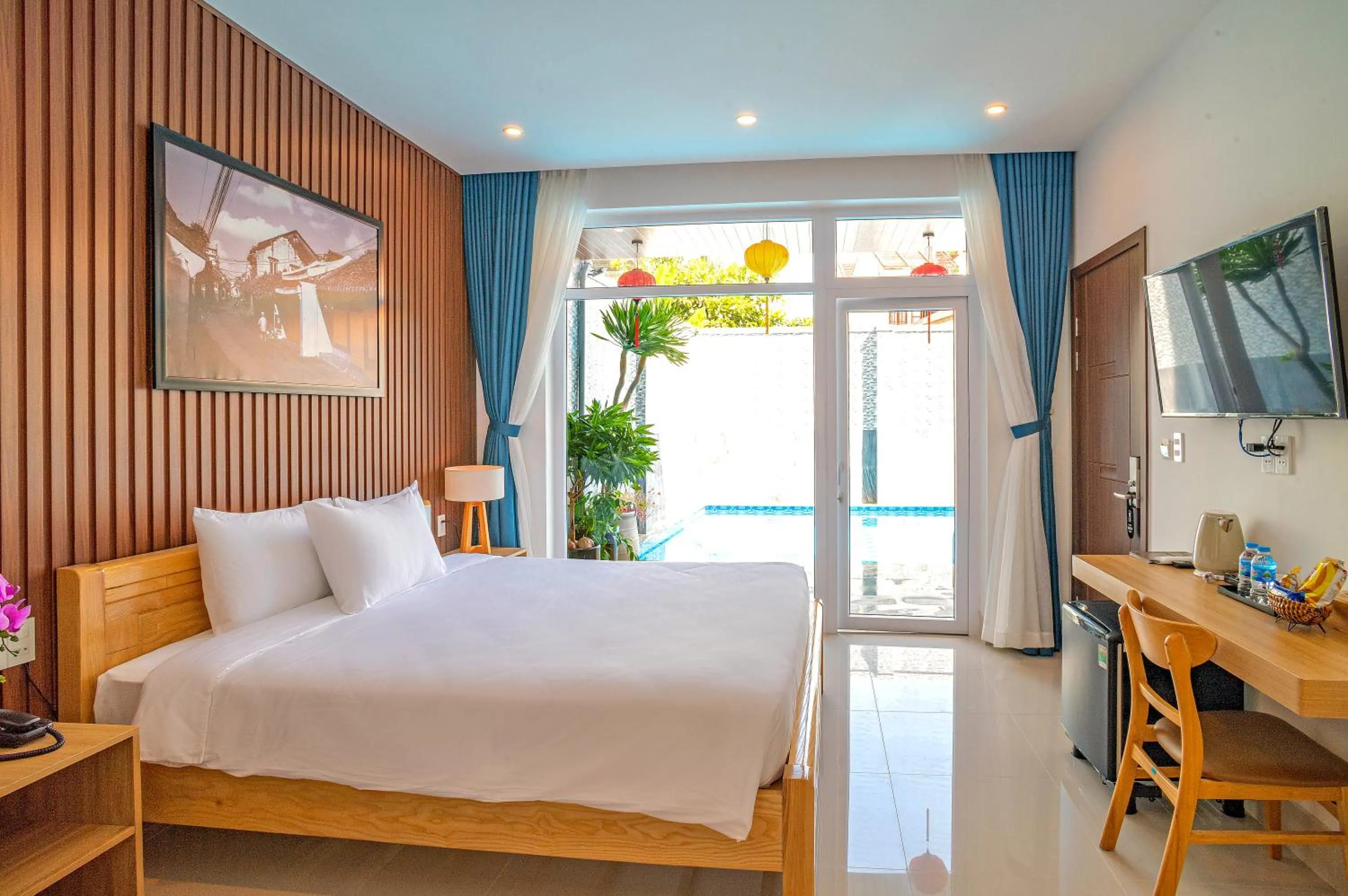 Photo of the whole room, Bed in White House Central Villa