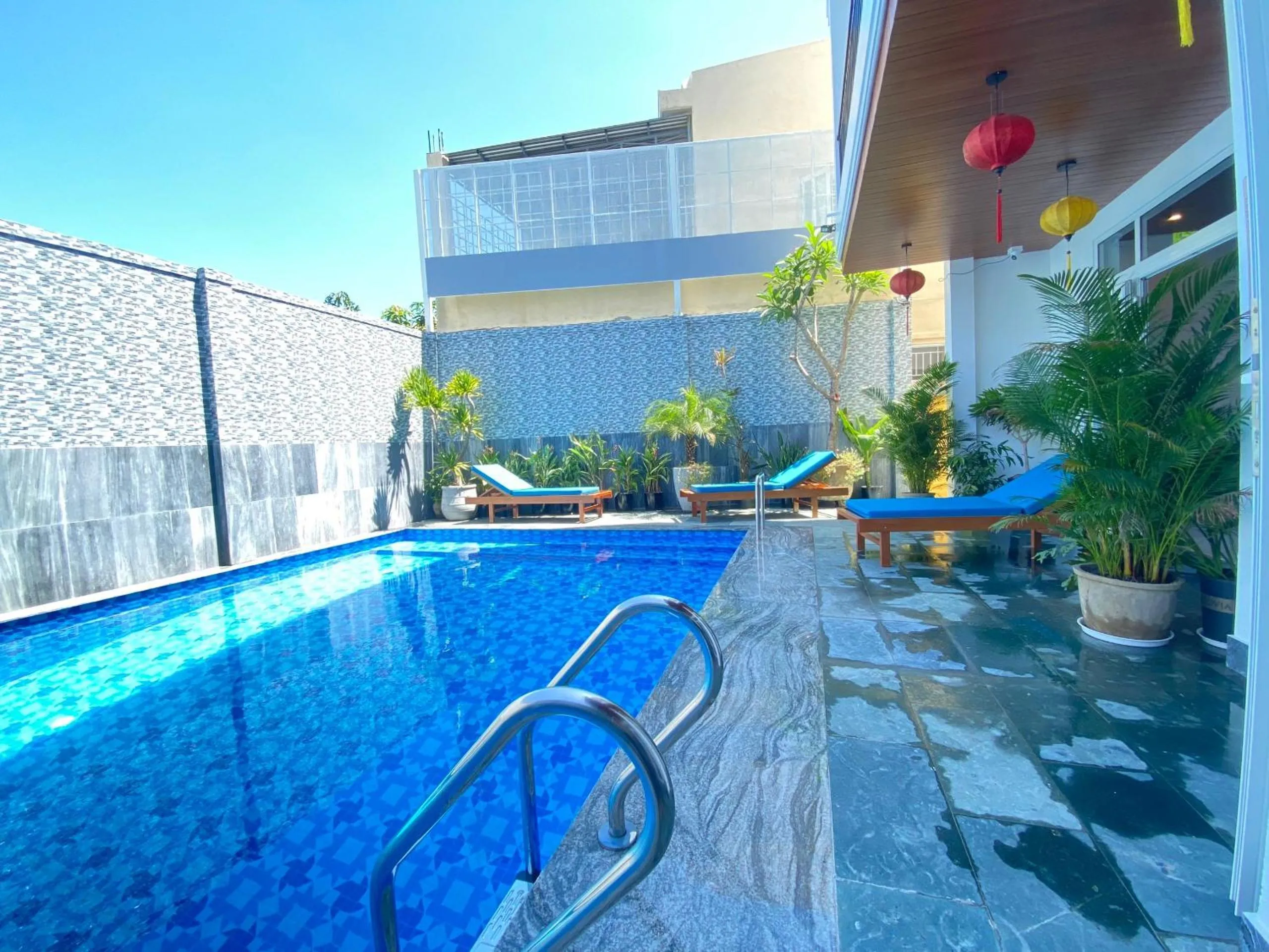 Swimming pool in White House Central Villa