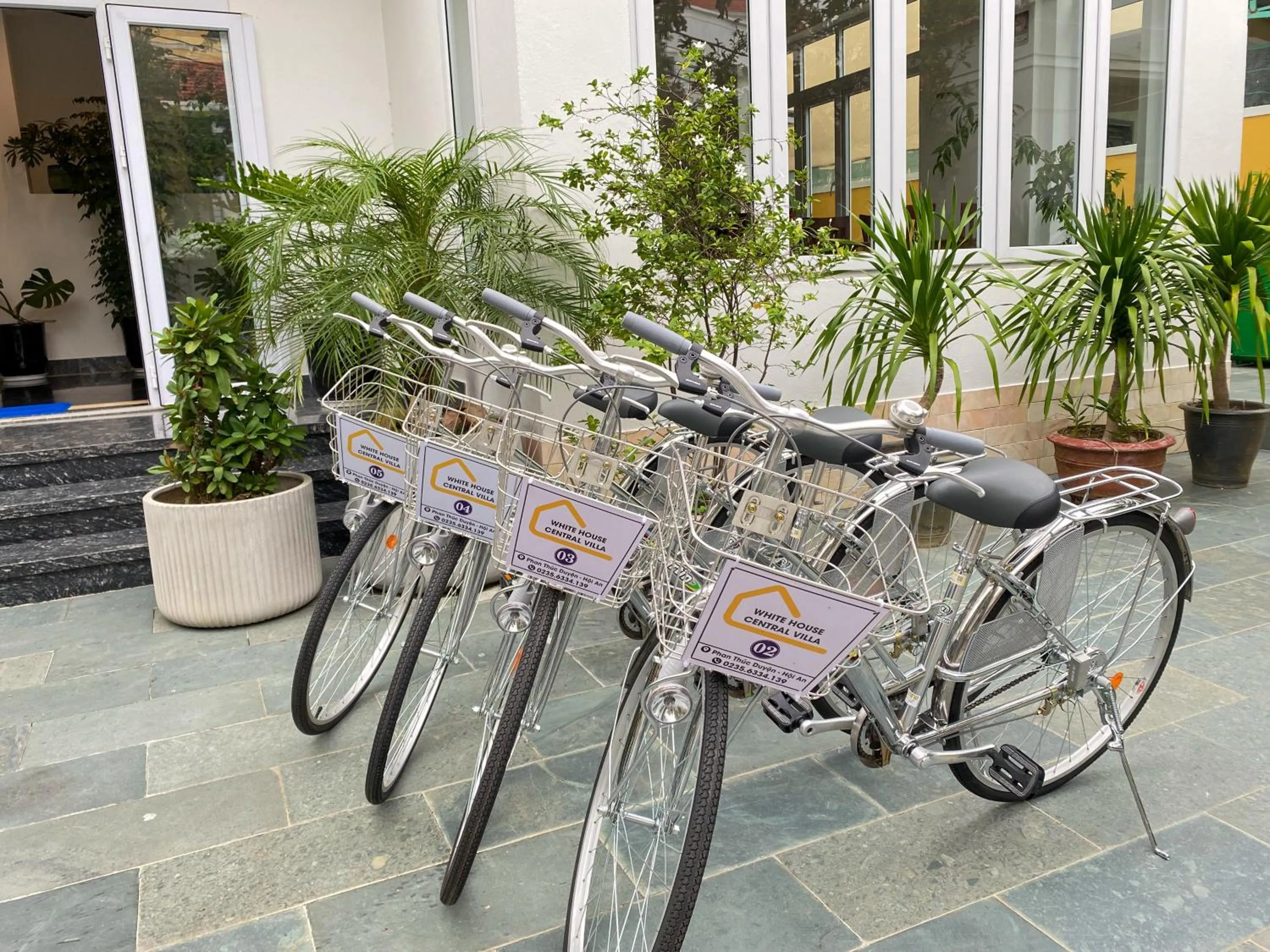 Cycling in White House Central Villa