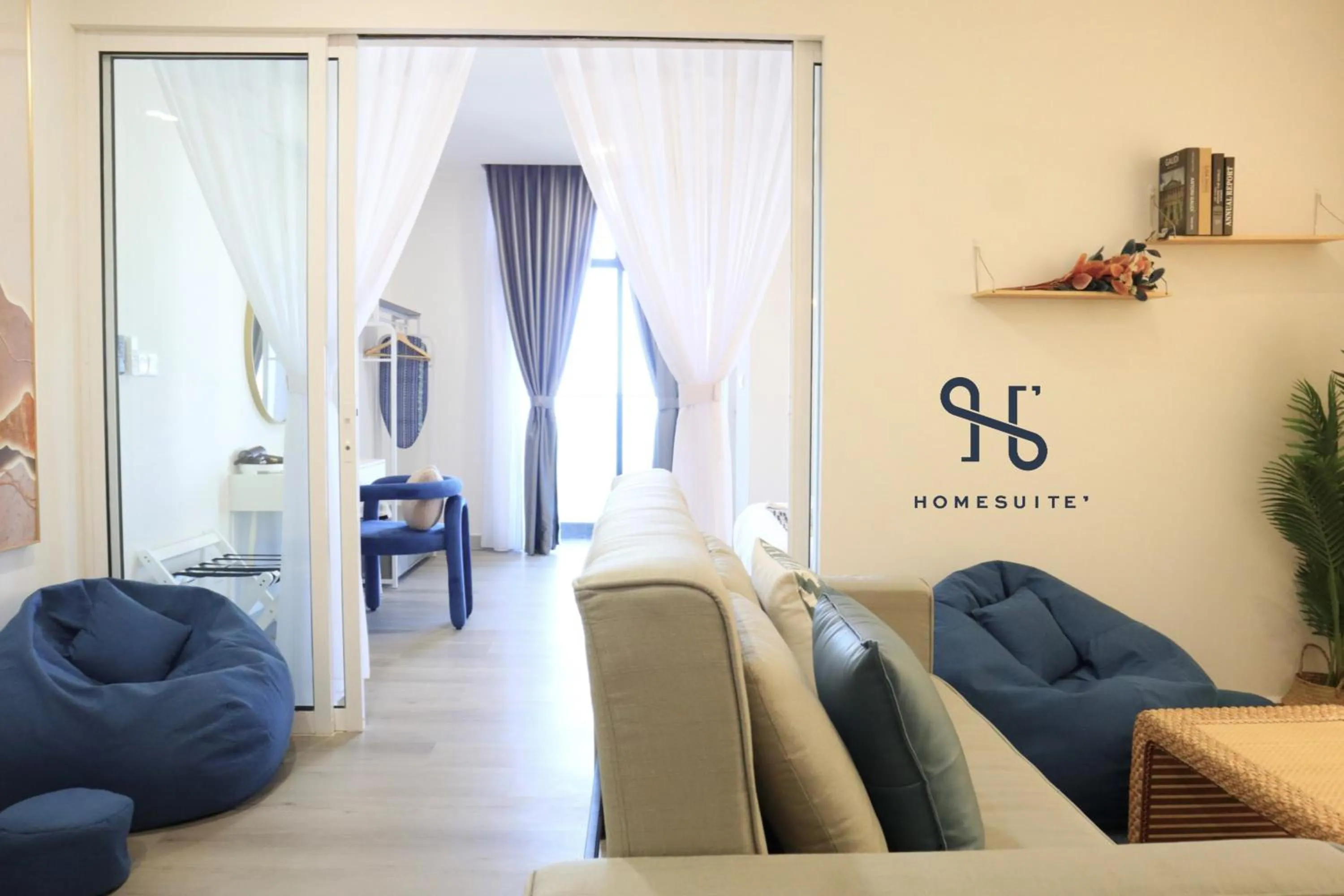 Living room in The Shore by Homesuite'