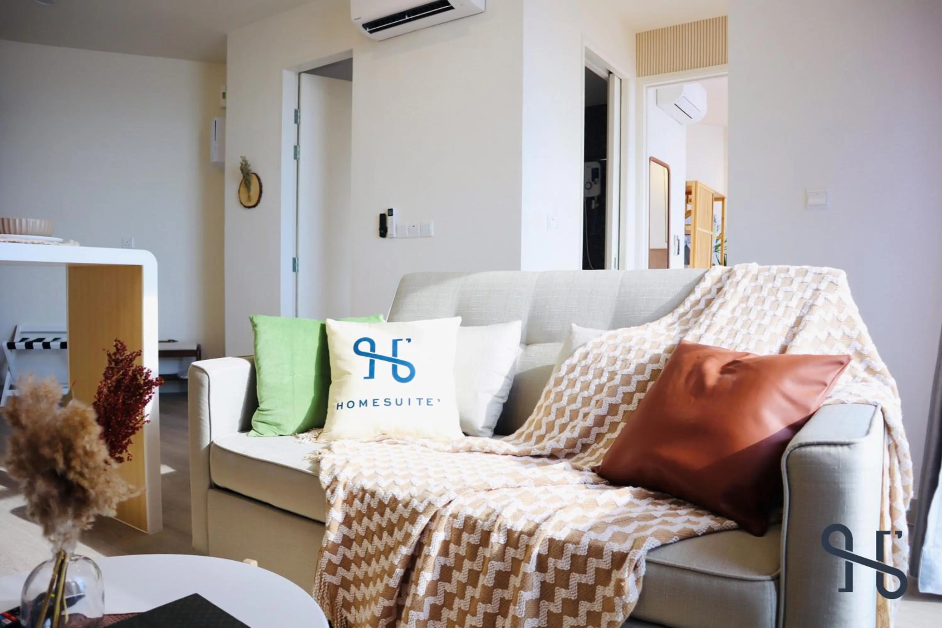 TV and multimedia in The Shore by Homesuite'