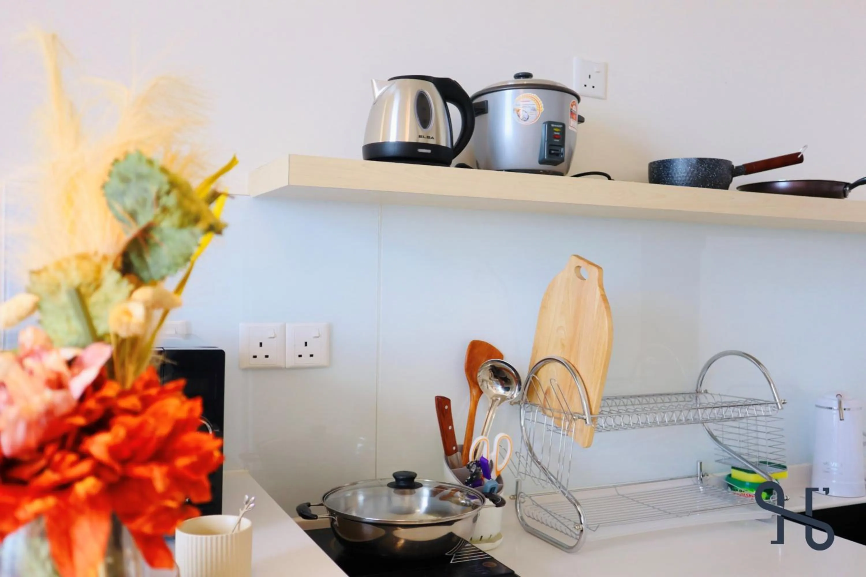 Kitchen or kitchenette in The Shore by Homesuite'