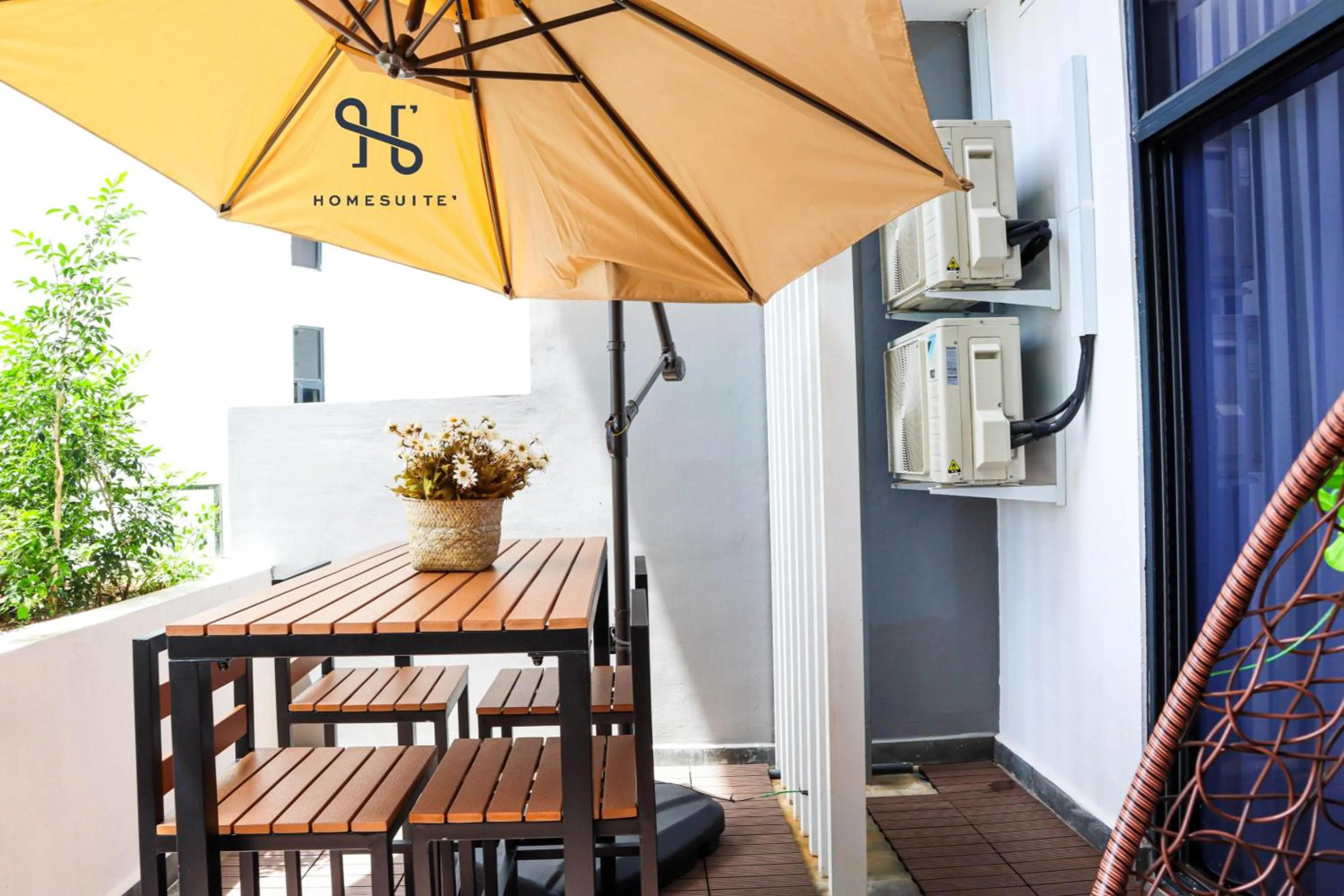 Balcony/Terrace in The Shore by Homesuite'