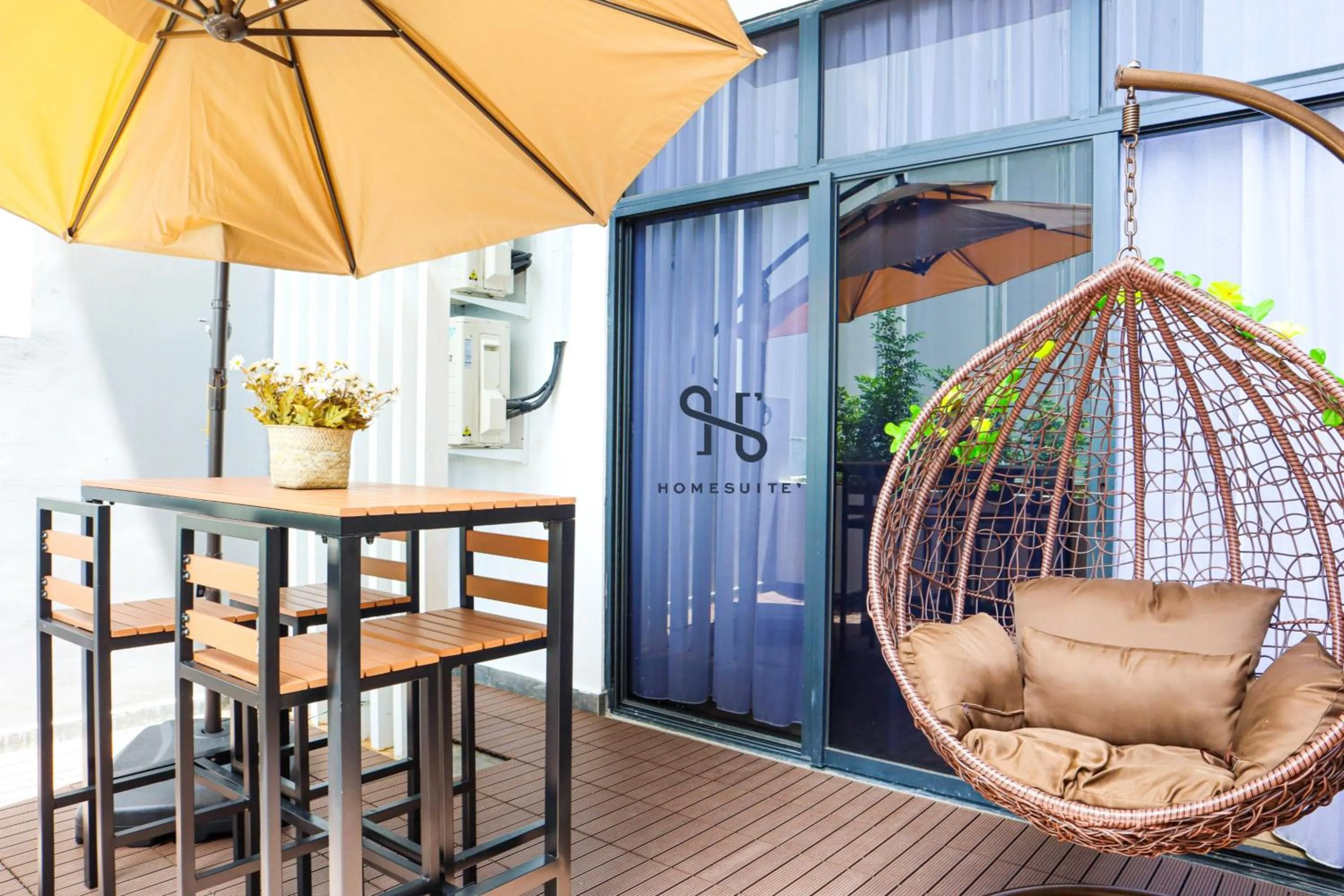 Balcony/Terrace in The Shore by Homesuite'