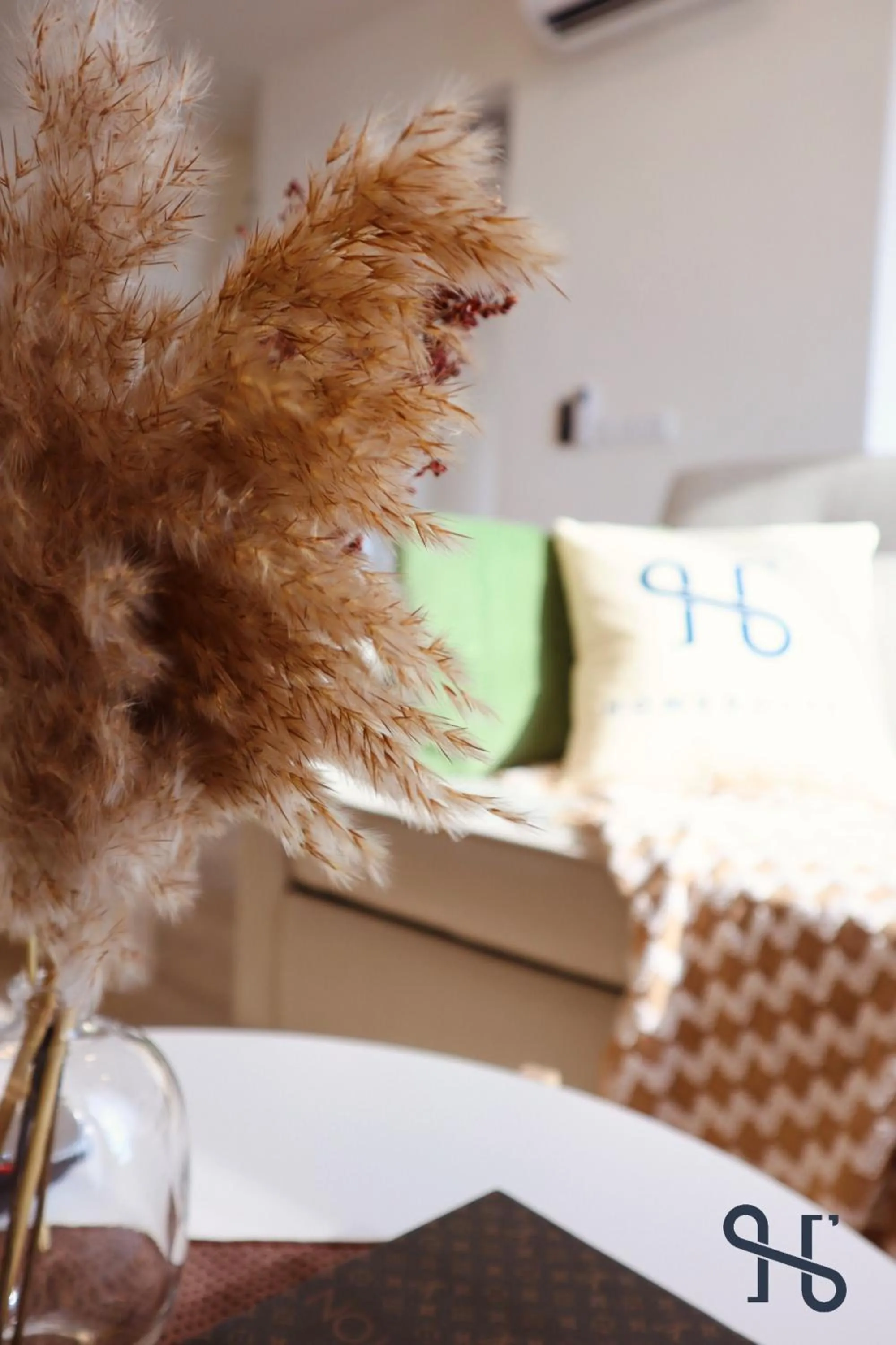 Living room in The Shore by Homesuite'