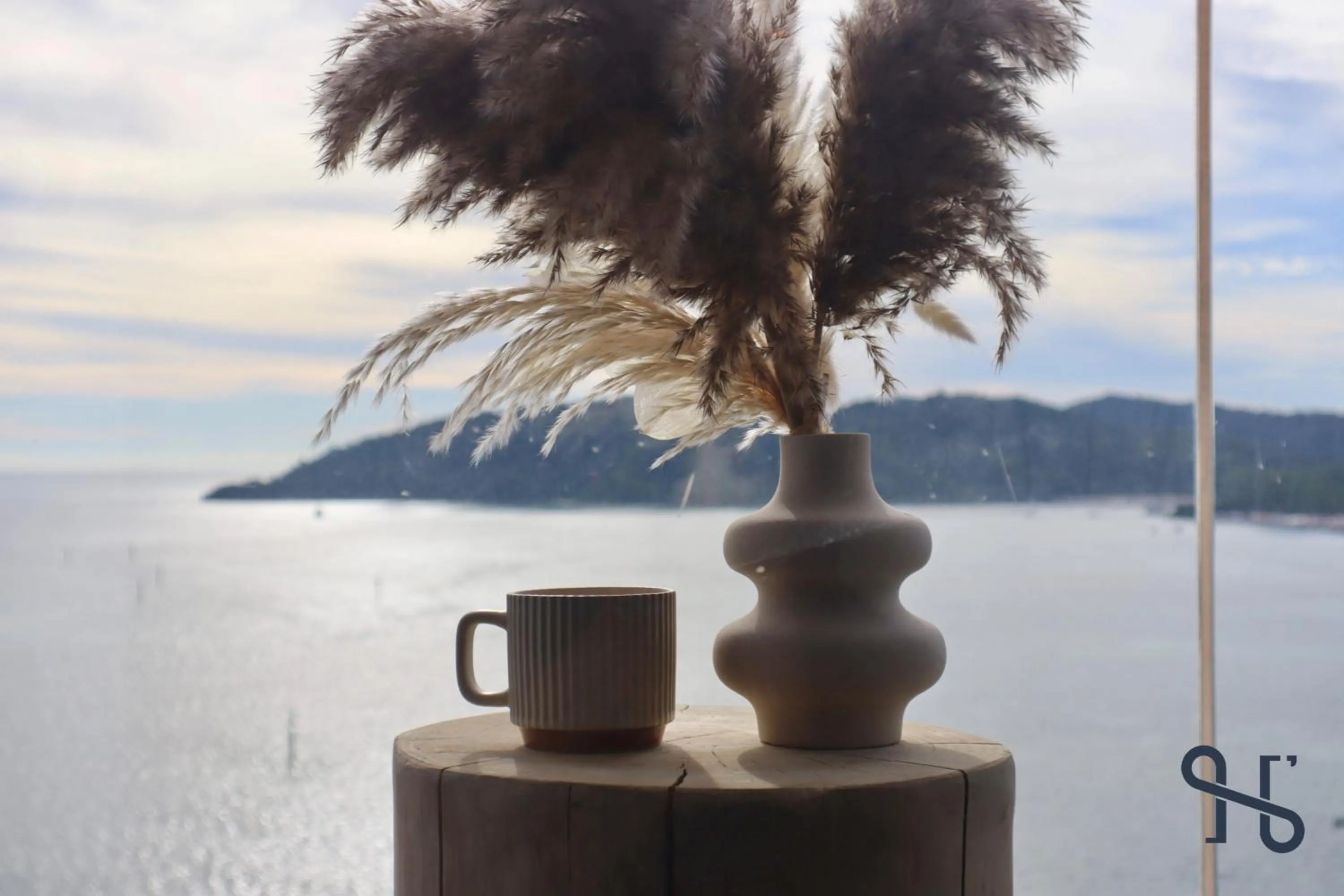 Balcony/Terrace in The Shore by Homesuite'