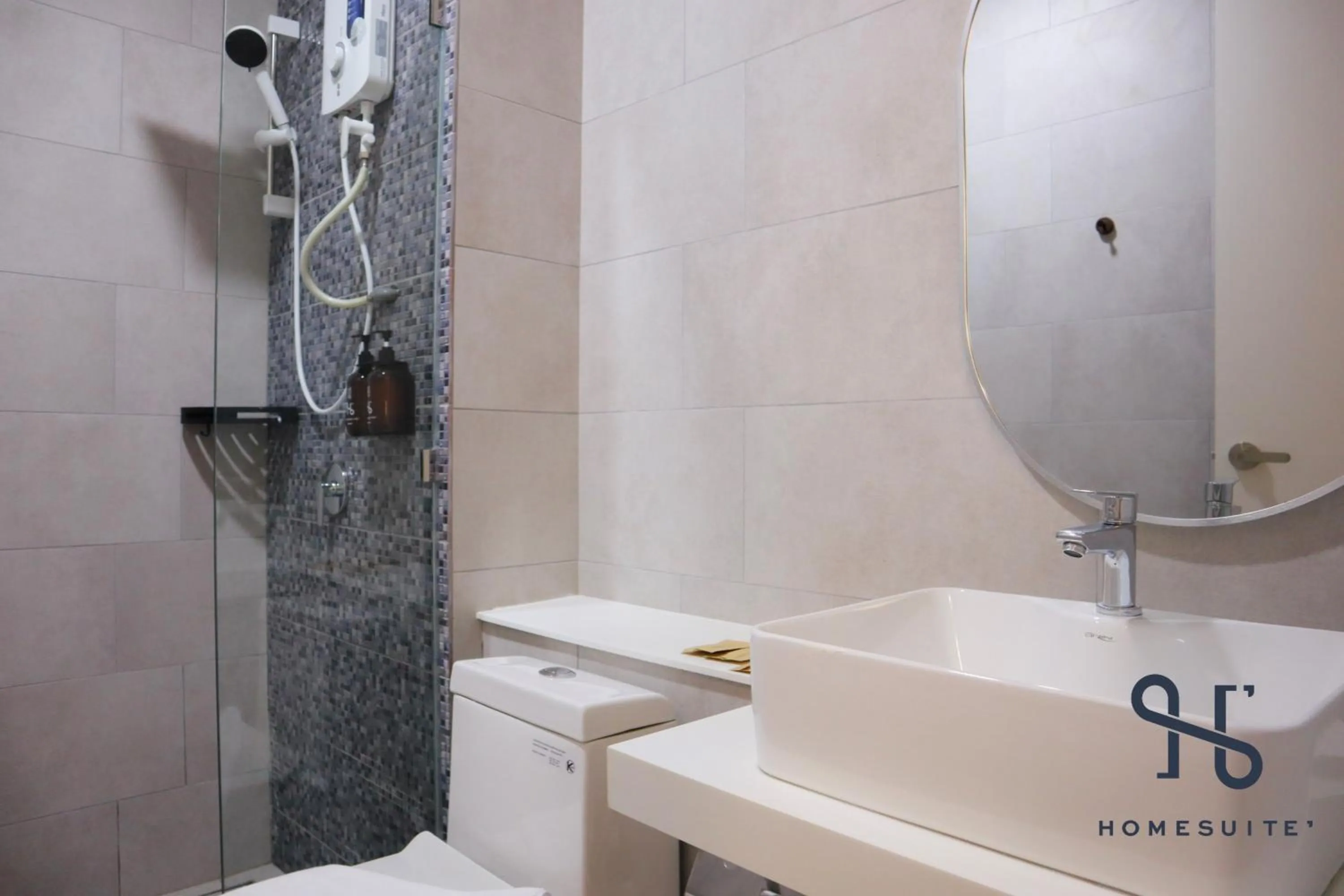 Toilet in The Shore by Homesuite'