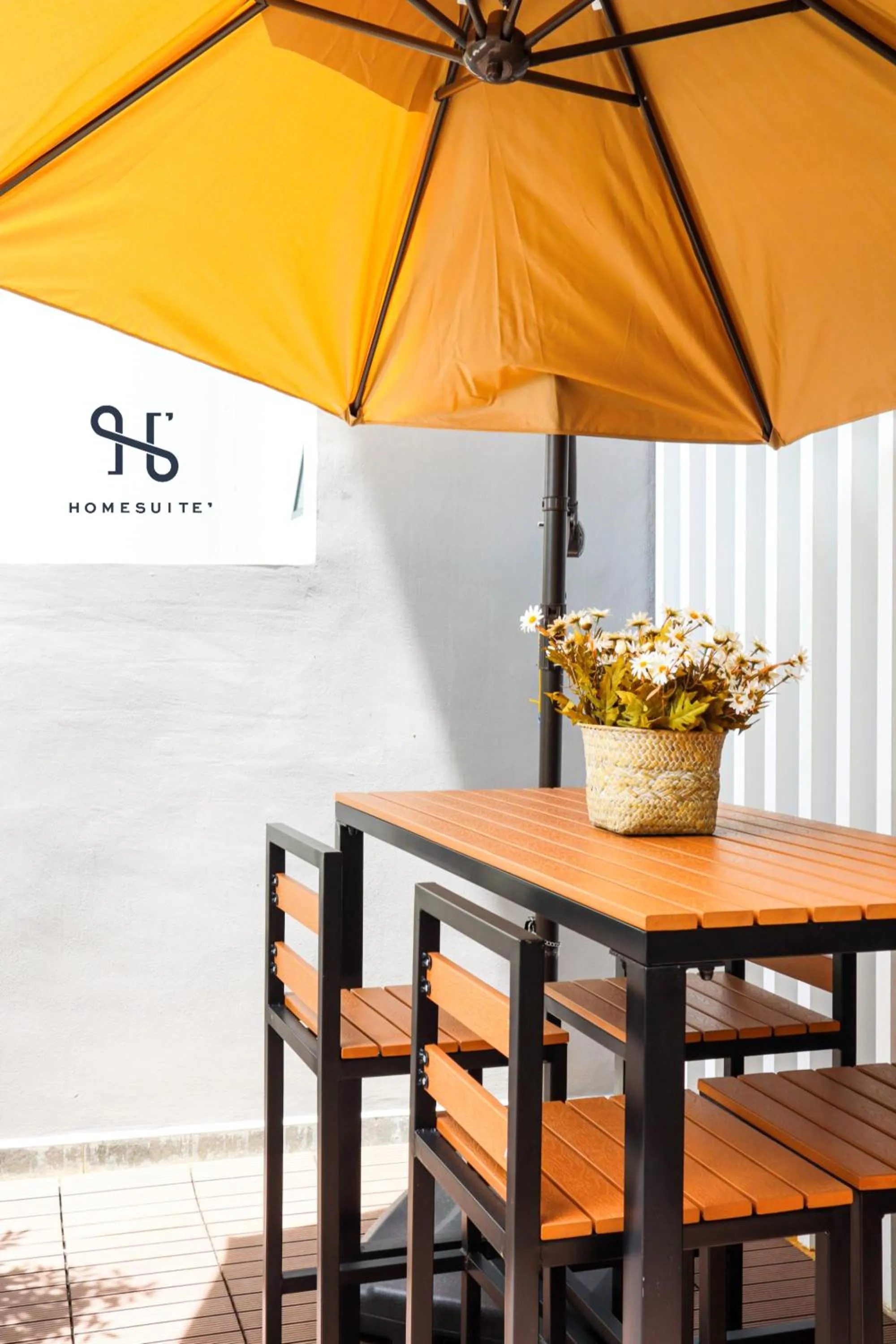 Balcony/Terrace in The Shore by Homesuite'