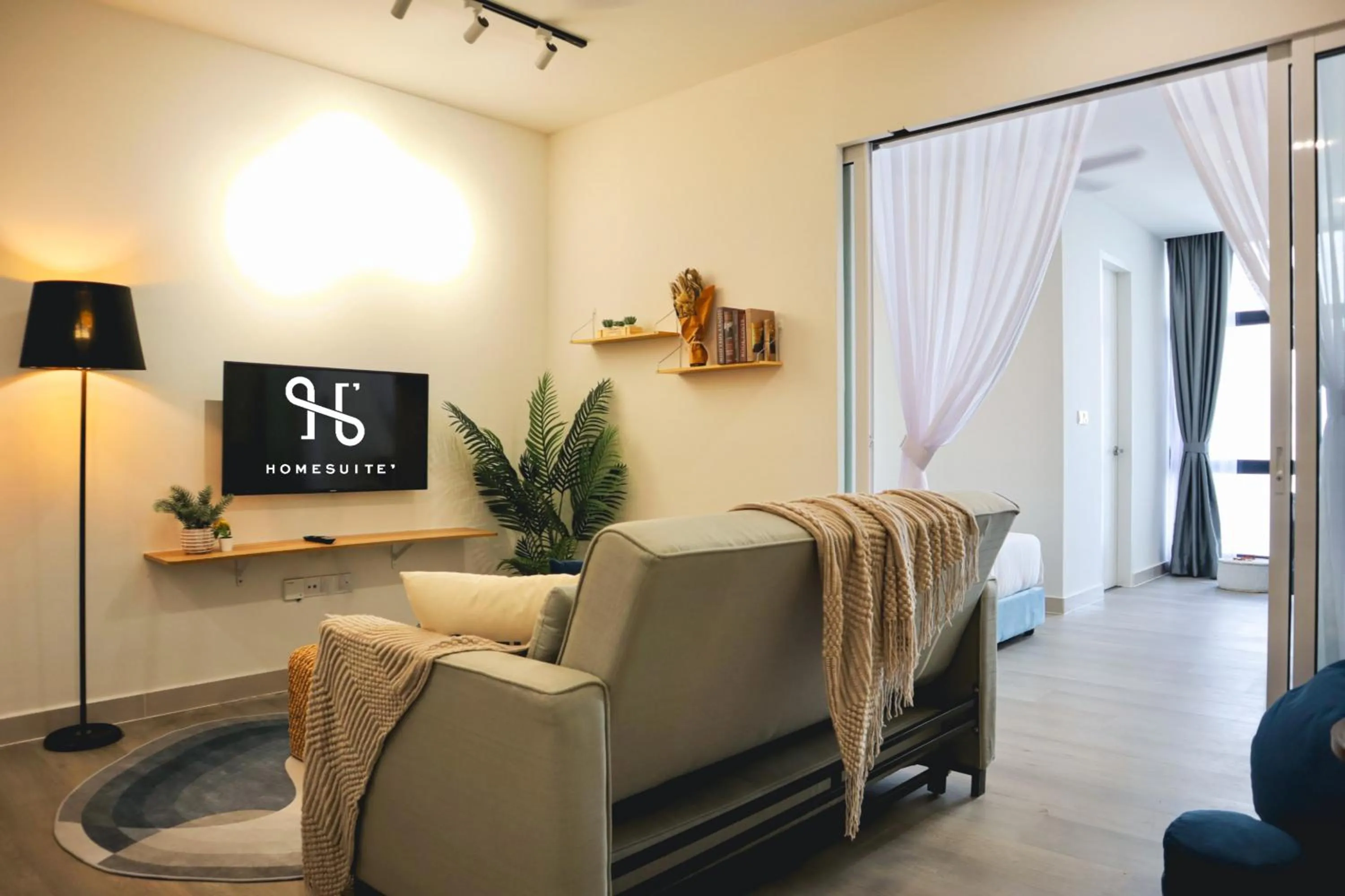 TV and multimedia in The Shore by Homesuite'