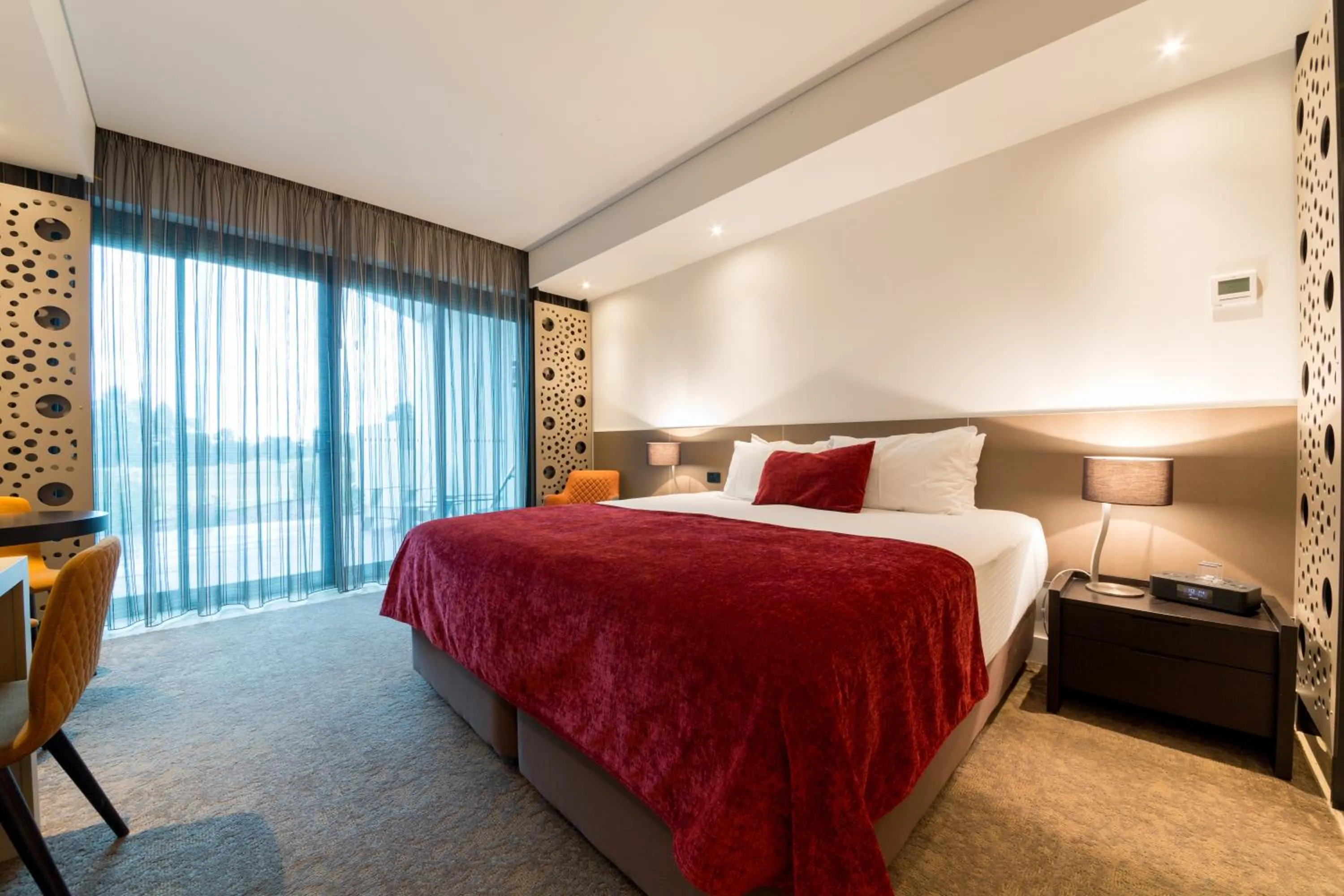 Property building, Bed in Bridges Villas Barooga