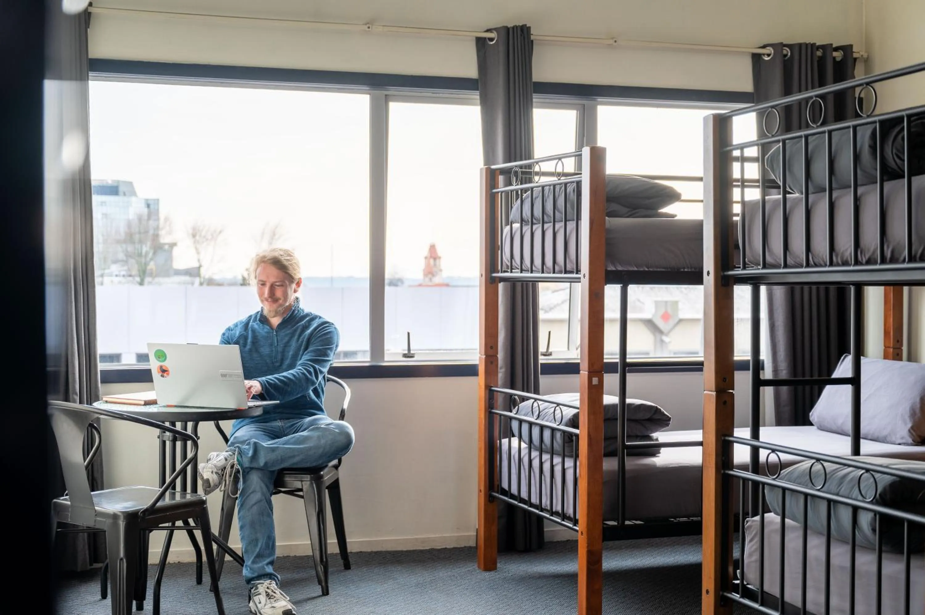 Bed in Rock Solid Backpackers Rotorua