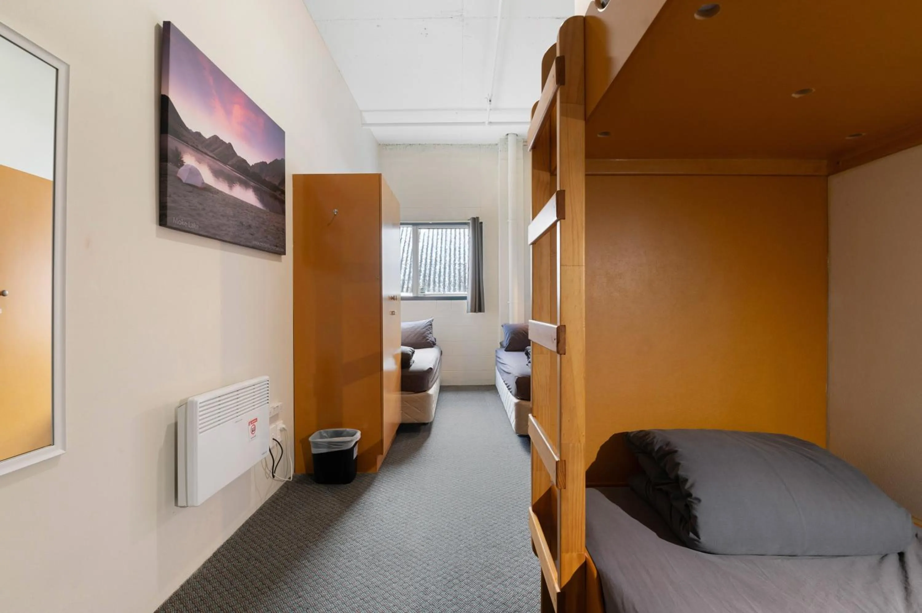 Bed in Rock Solid Backpackers Rotorua