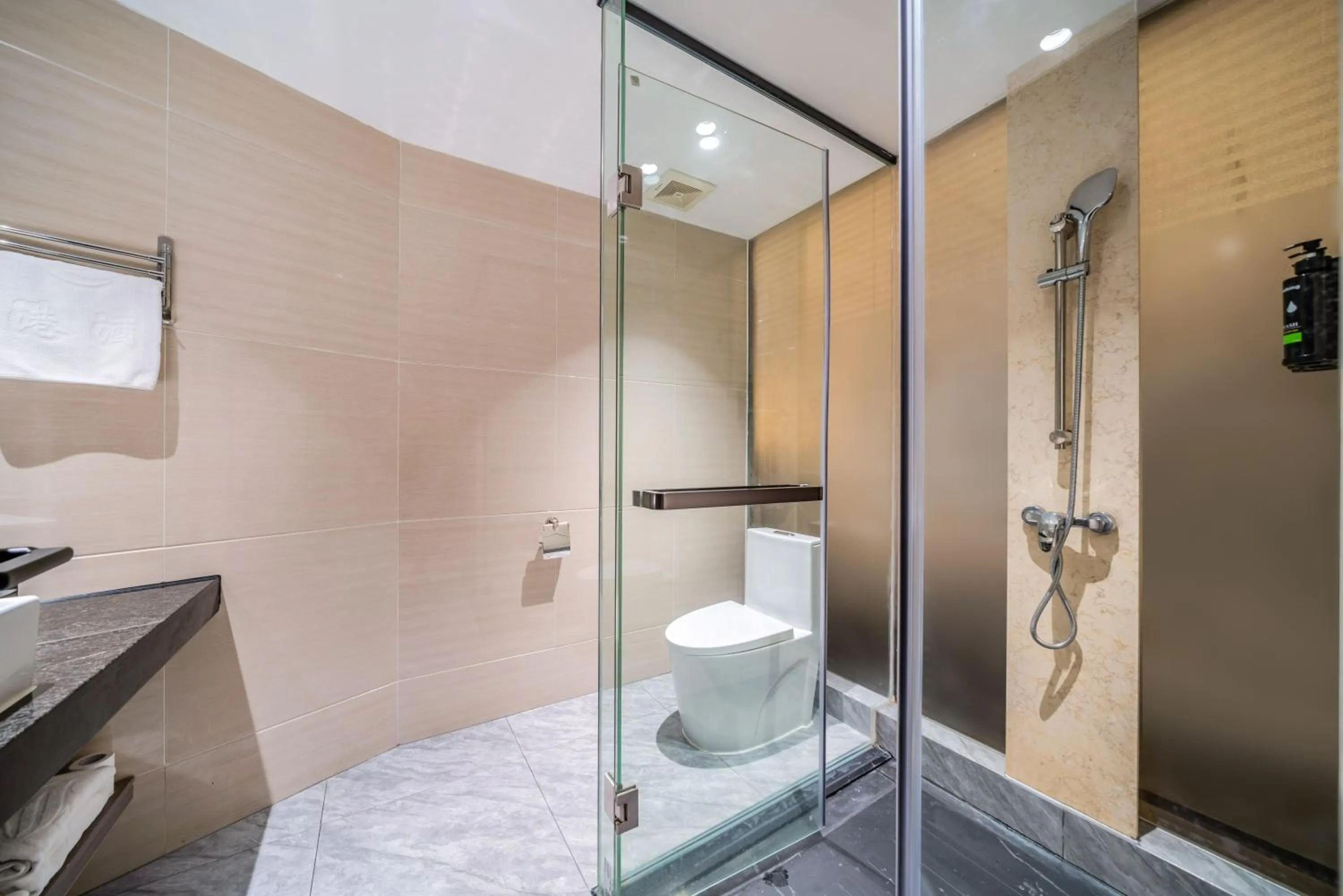 Toilet in Mei Gang Hotel